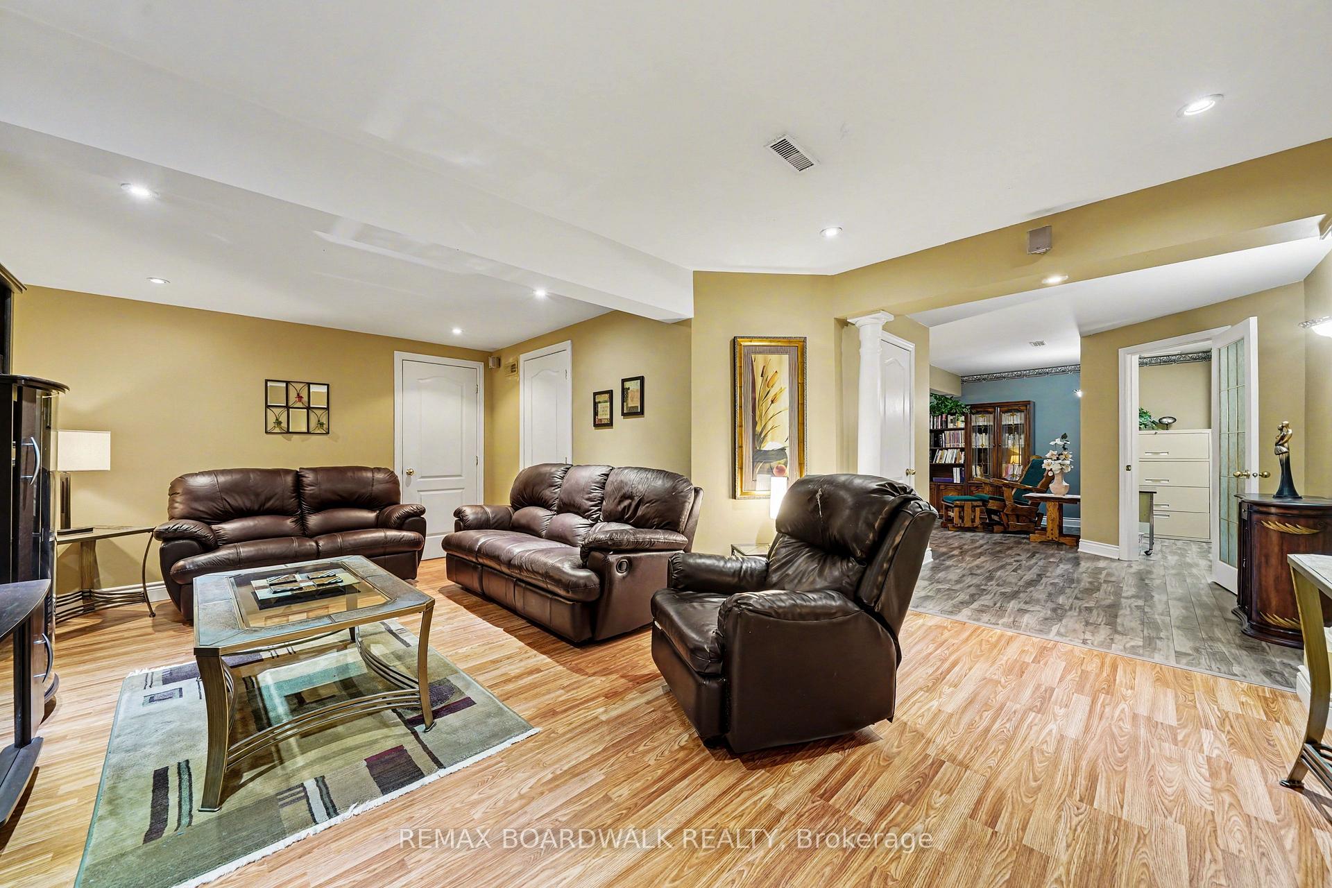 Photo 33 of 819 Laval Street, Casselman, Casselman — HOMEH