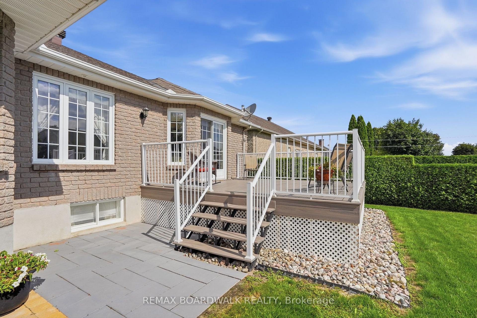 Photo 37 of 819 Laval Street, Casselman, Casselman — HOMEH
