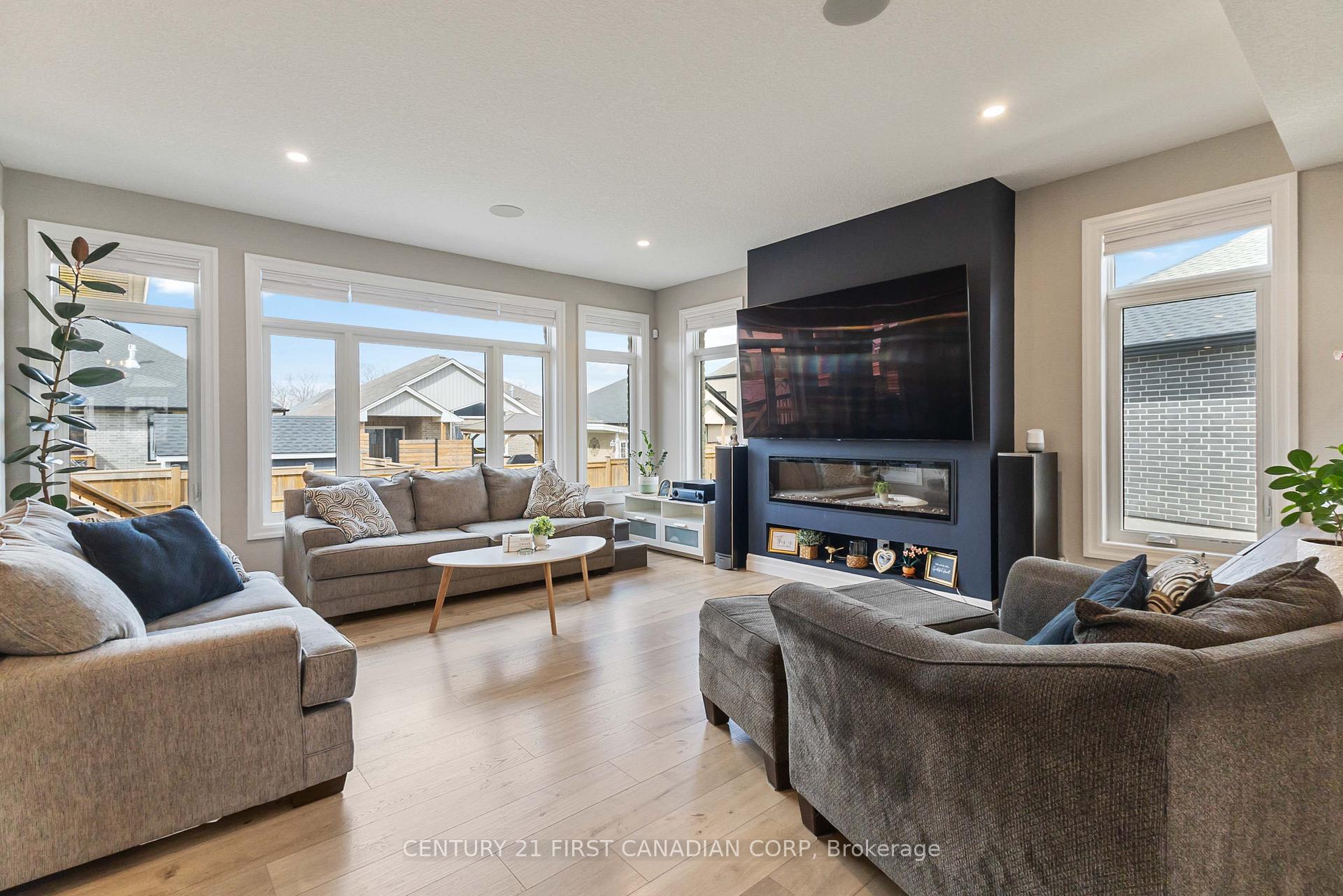 Photo 12 of 52 Royal Dornoch Drive, St. Thomas — HOMEH