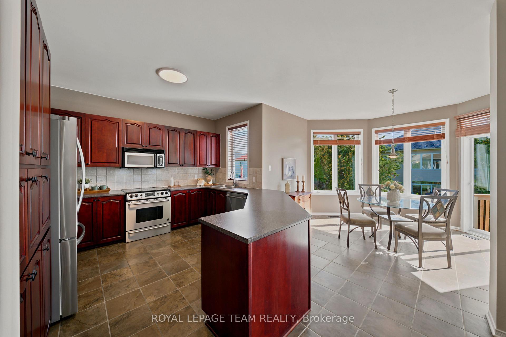 Photo 57 of 32 Glenrill Place, Ottawa, Kanata - Emerald Meadows/Trailwest — HOMEH