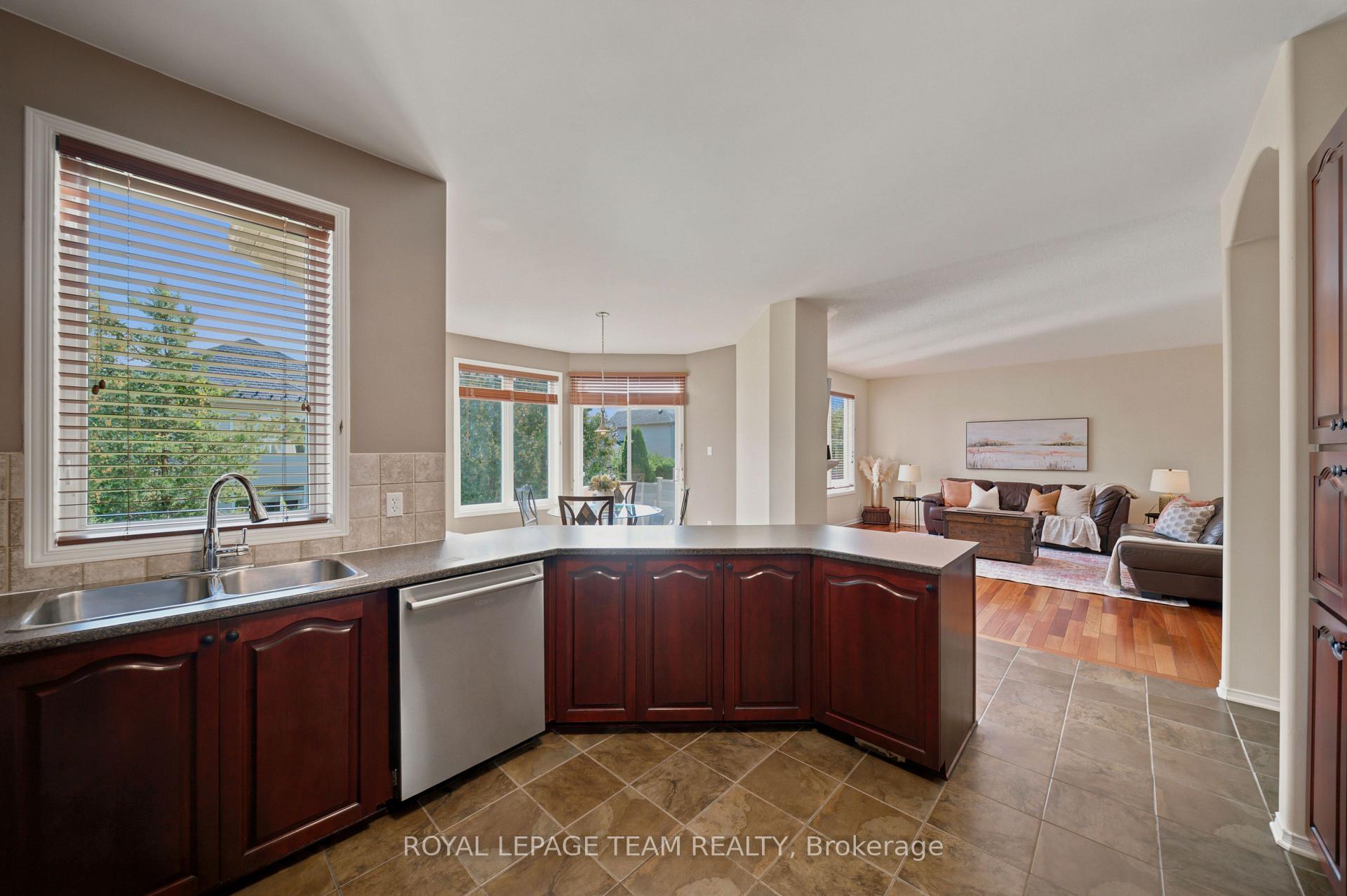Photo 63 of 32 Glenrill Place, Ottawa, Kanata - Emerald Meadows/Trailwest — HOMEH