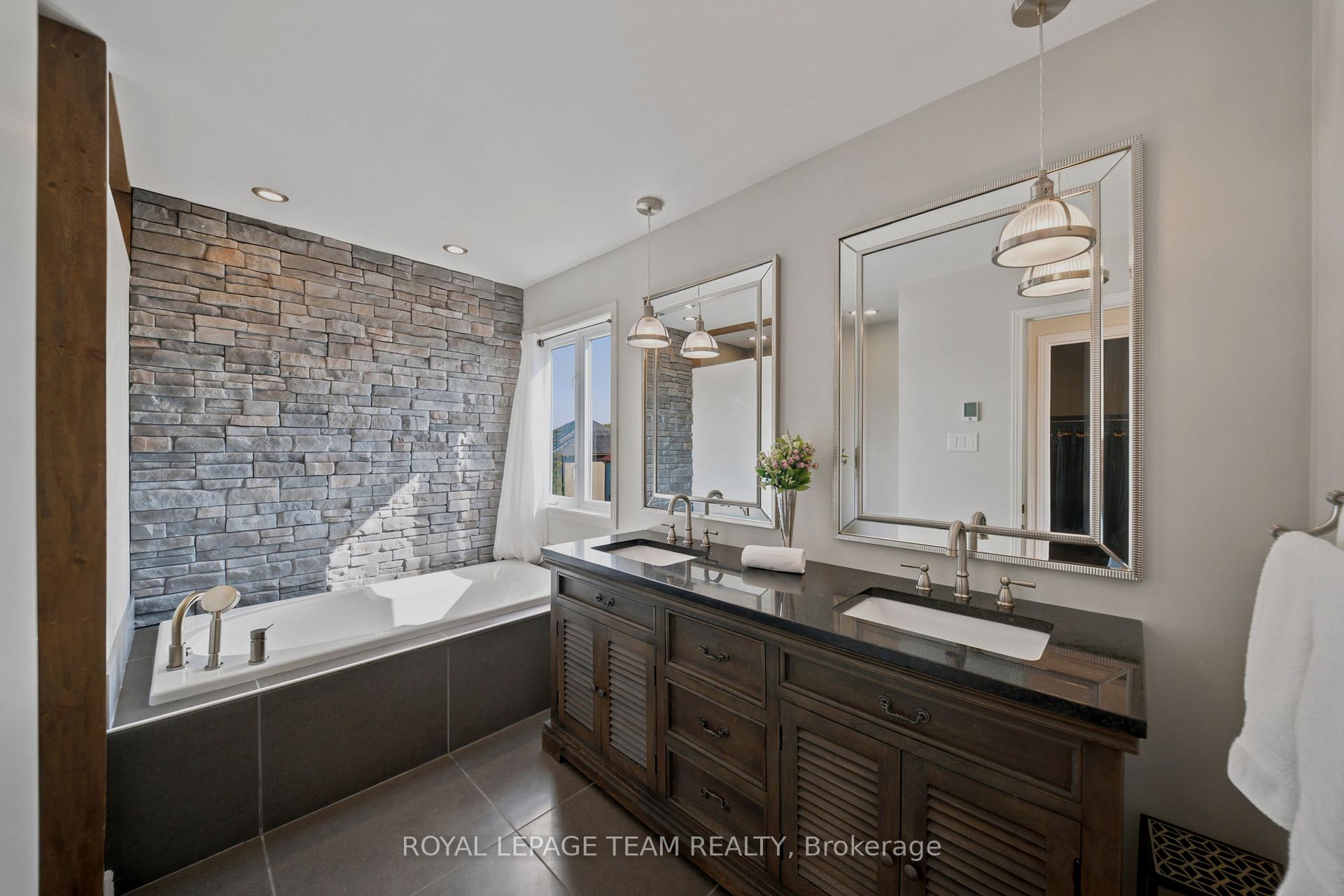 Photo 85 of 32 Glenrill Place, Ottawa, Kanata - Emerald Meadows/Trailwest — HOMEH