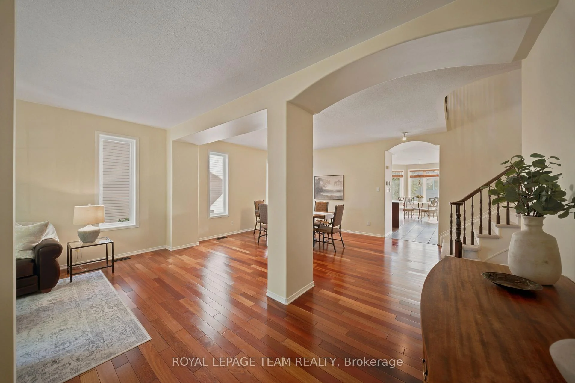 Photo 6 of 32 Glenrill Place, Ottawa, Kanata - Emerald Meadows/Trailwest — HOMEH