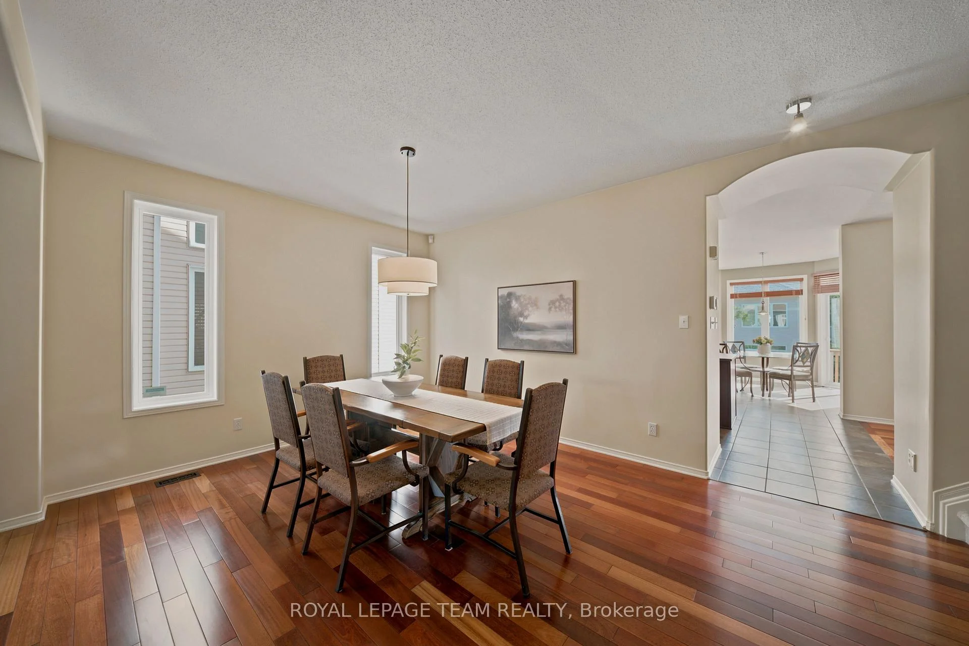 Photo 10 of 32 Glenrill Place, Ottawa, Kanata - Emerald Meadows/Trailwest — HOMEH