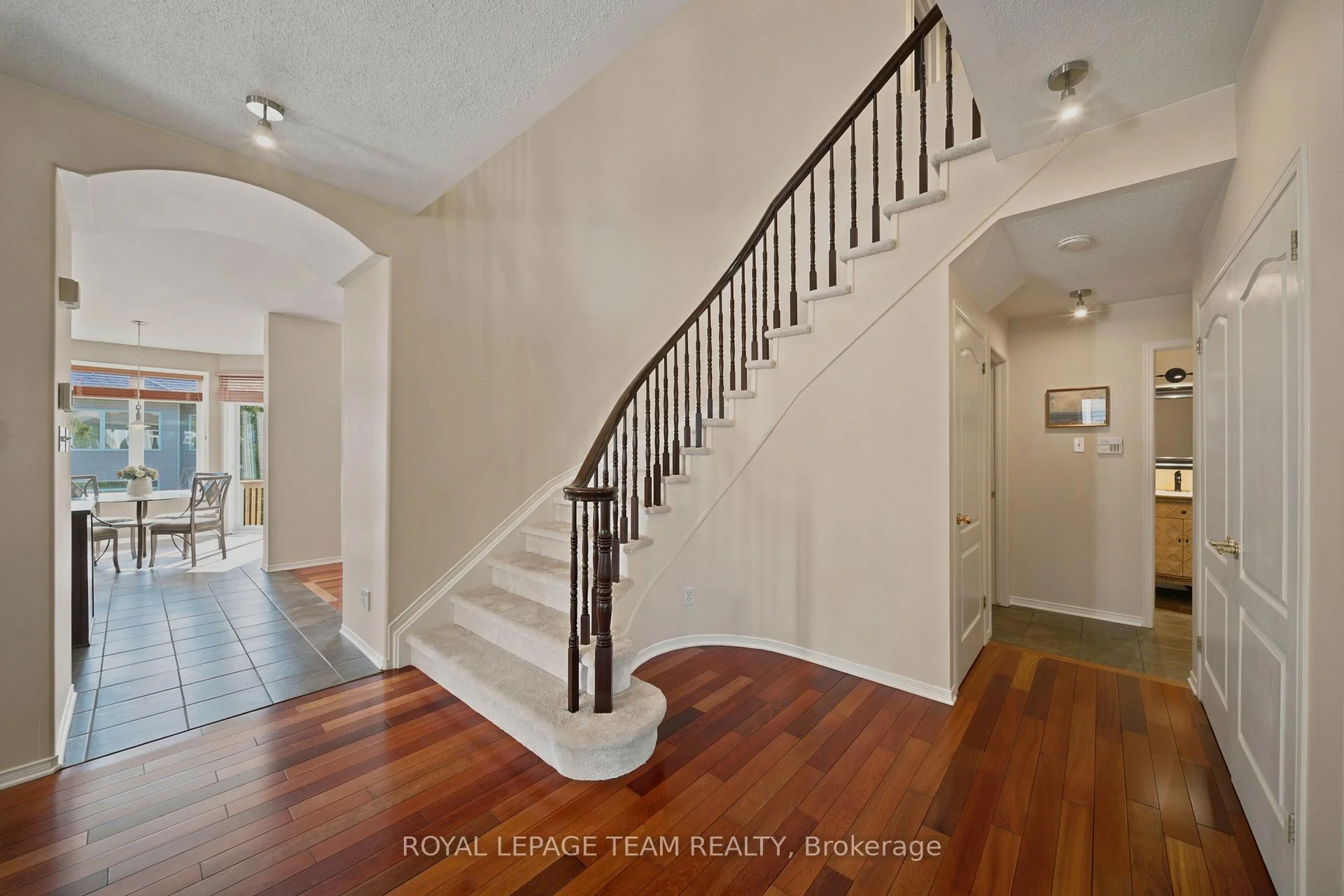 Photo 12 of 32 Glenrill Place, Ottawa, Kanata - Emerald Meadows/Trailwest — HOMEH