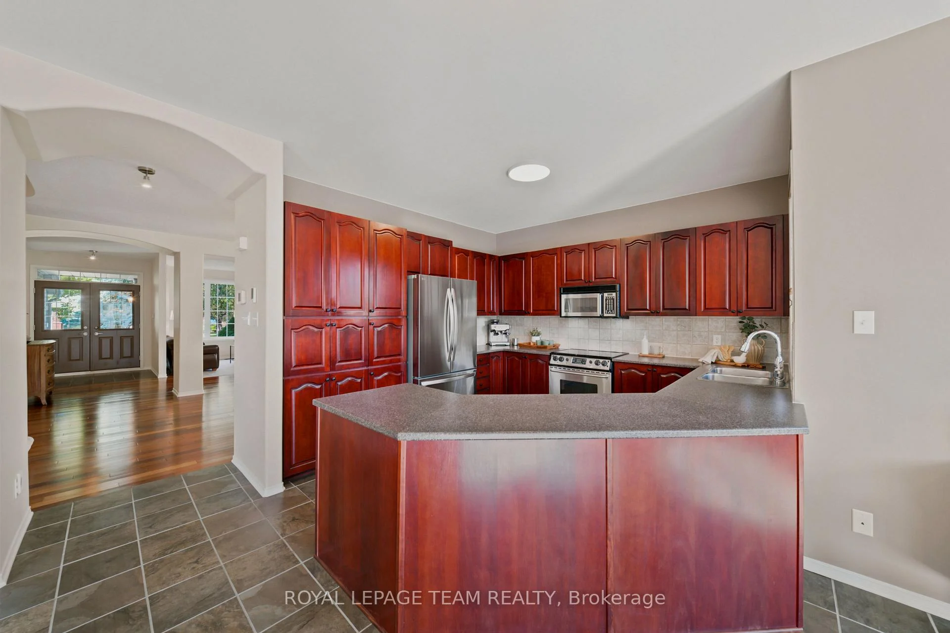 Photo 16 of 32 Glenrill Place, Ottawa, Kanata - Emerald Meadows/Trailwest — HOMEH