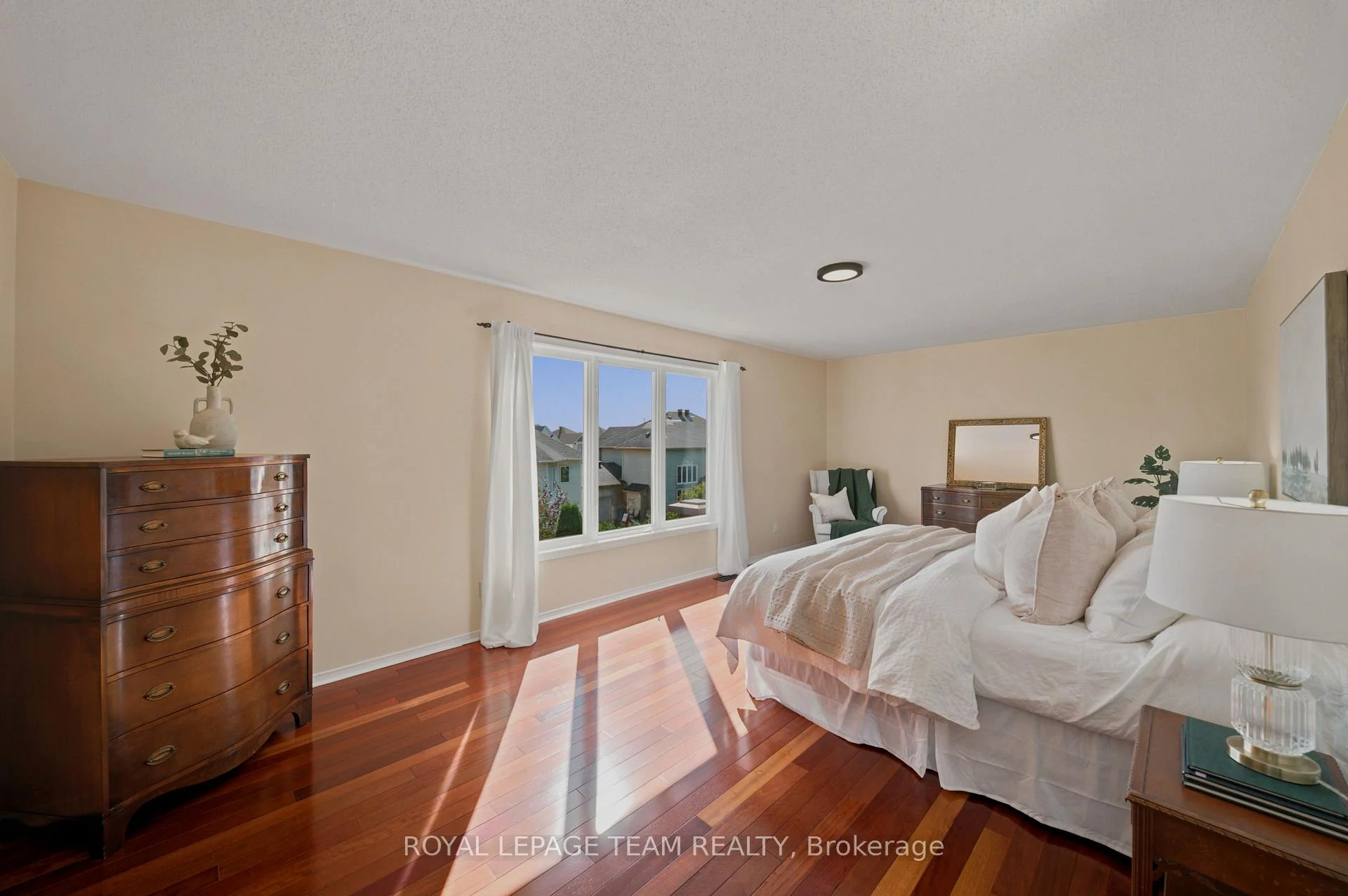 Photo 33 of 32 Glenrill Place, Ottawa, Kanata - Emerald Meadows/Trailwest — HOMEH
