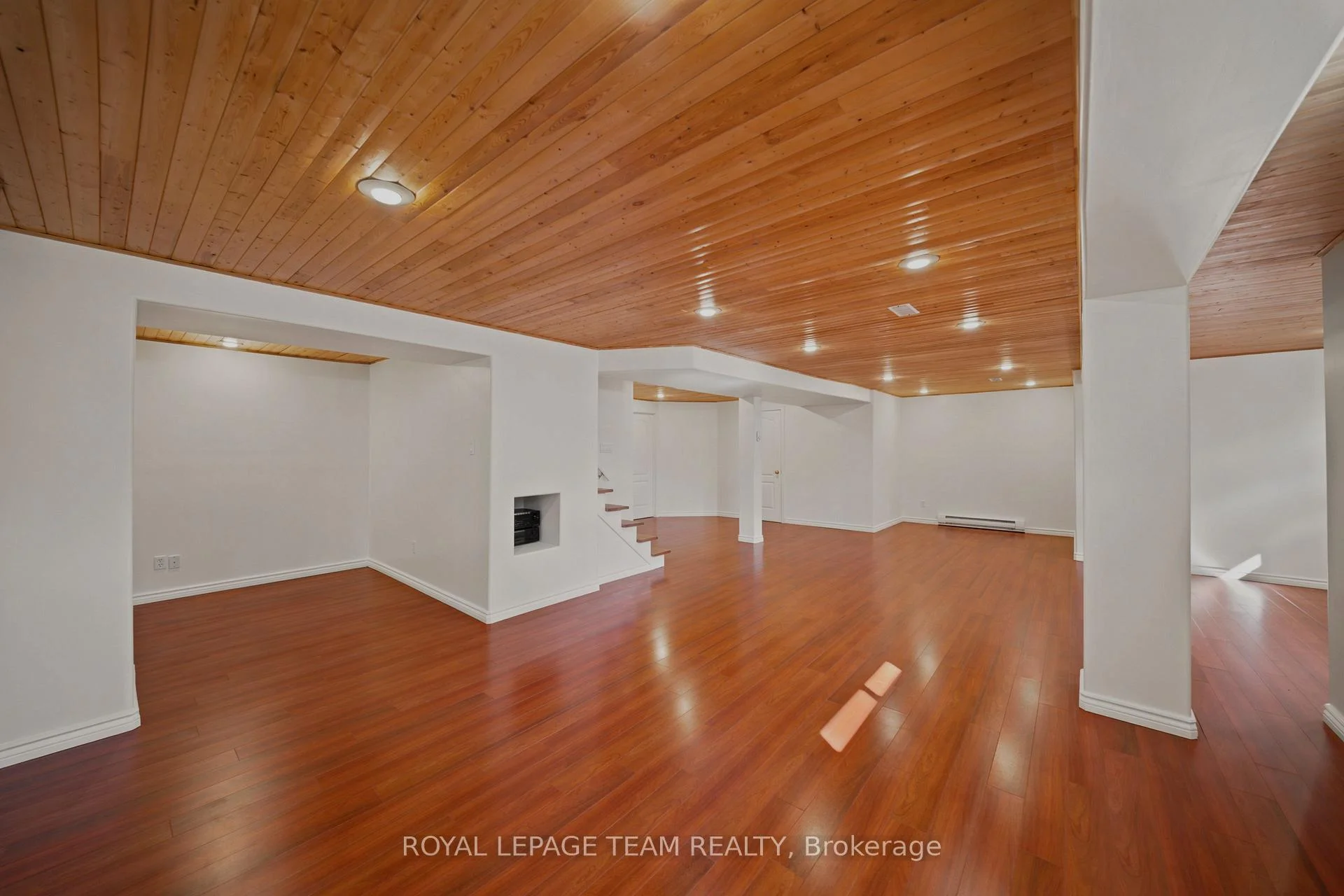 Photo 48 of 32 Glenrill Place, Ottawa, Kanata - Emerald Meadows/Trailwest — HOMEH