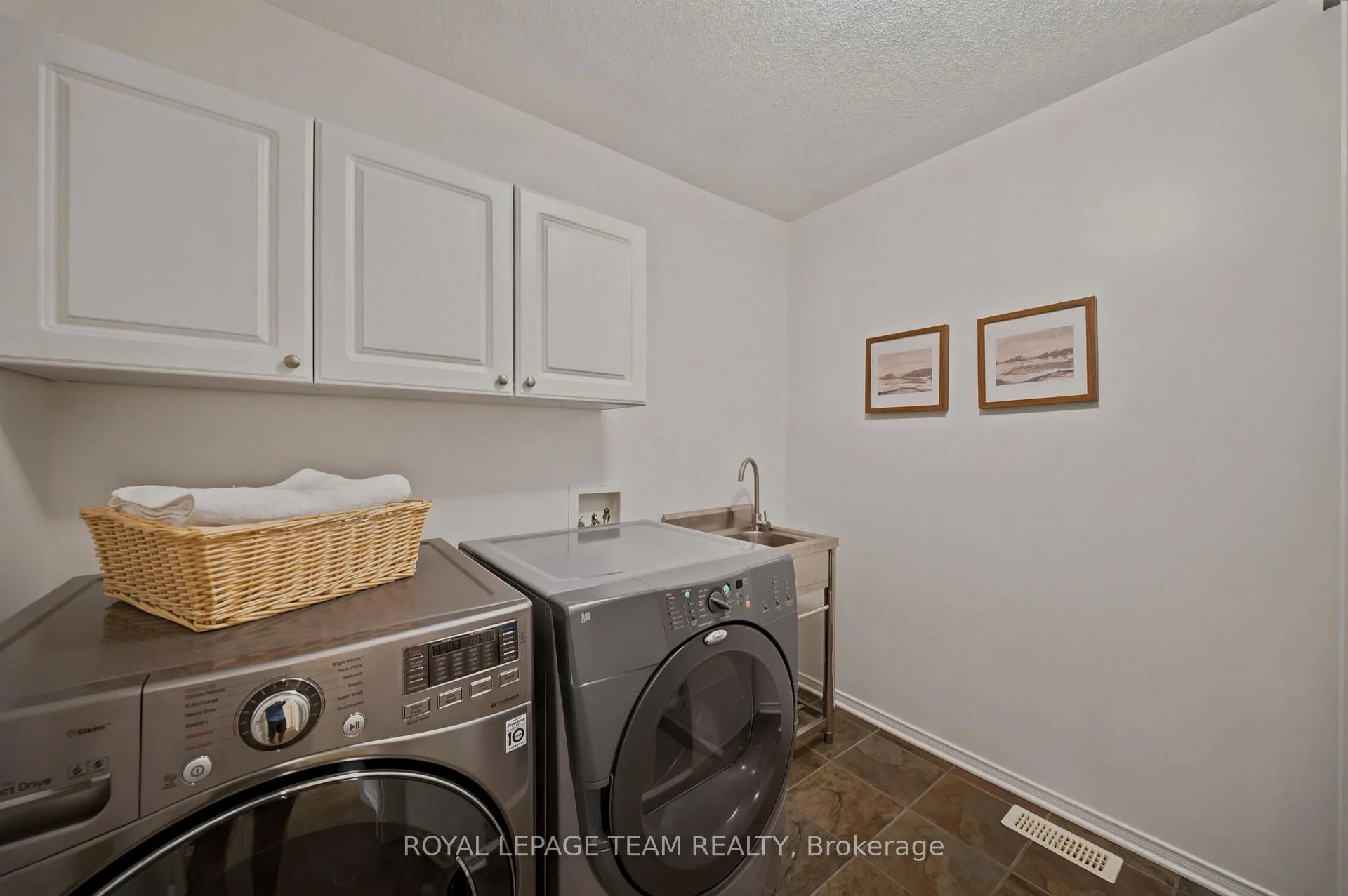 Photo 58 of 32 Glenrill Place, Ottawa, Kanata - Emerald Meadows/Trailwest — HOMEH