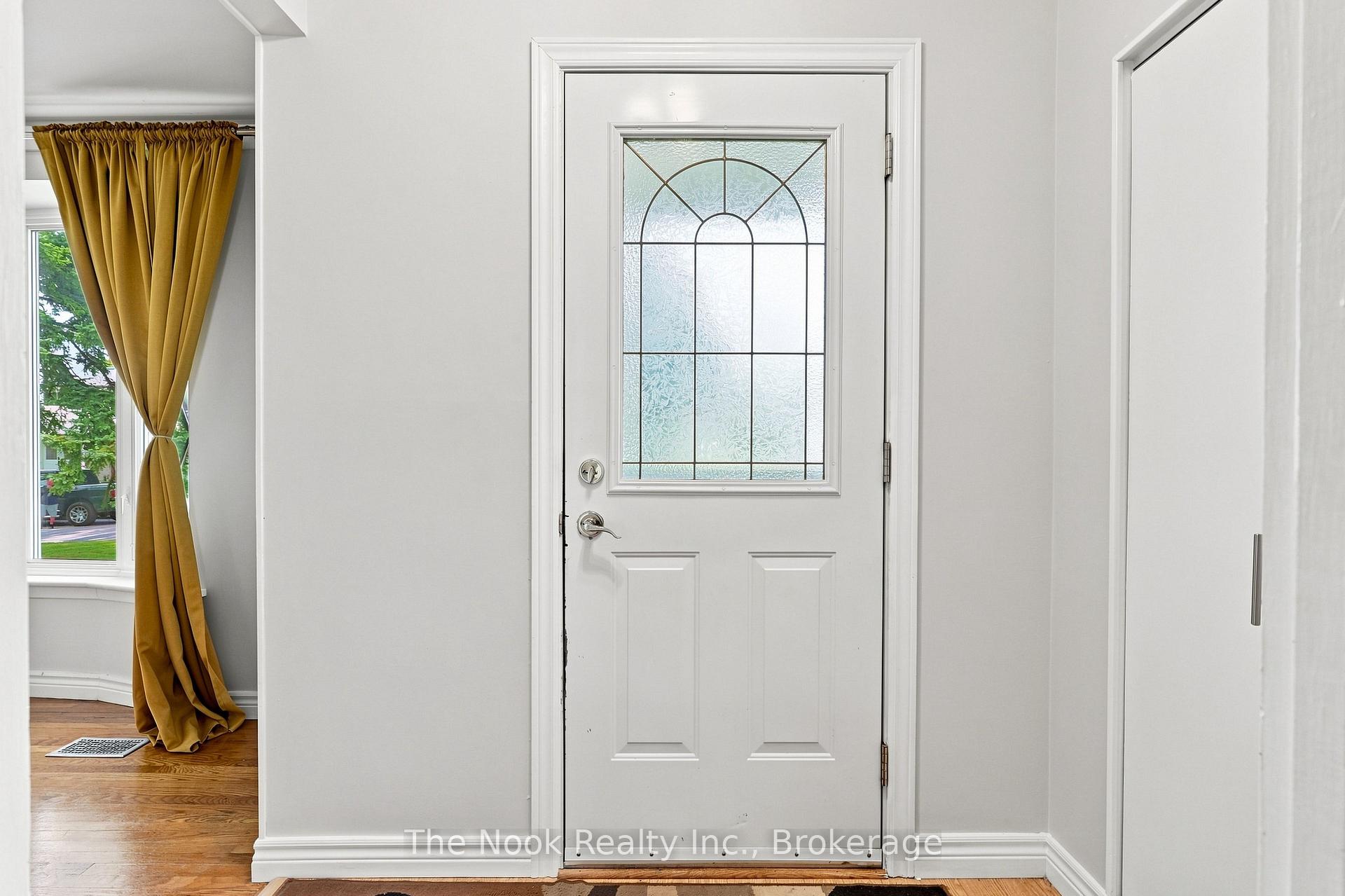 Photo 4 of Unit Main Floor, 1469 Drava Street, Pickering, Bay Ridges — HOMEH