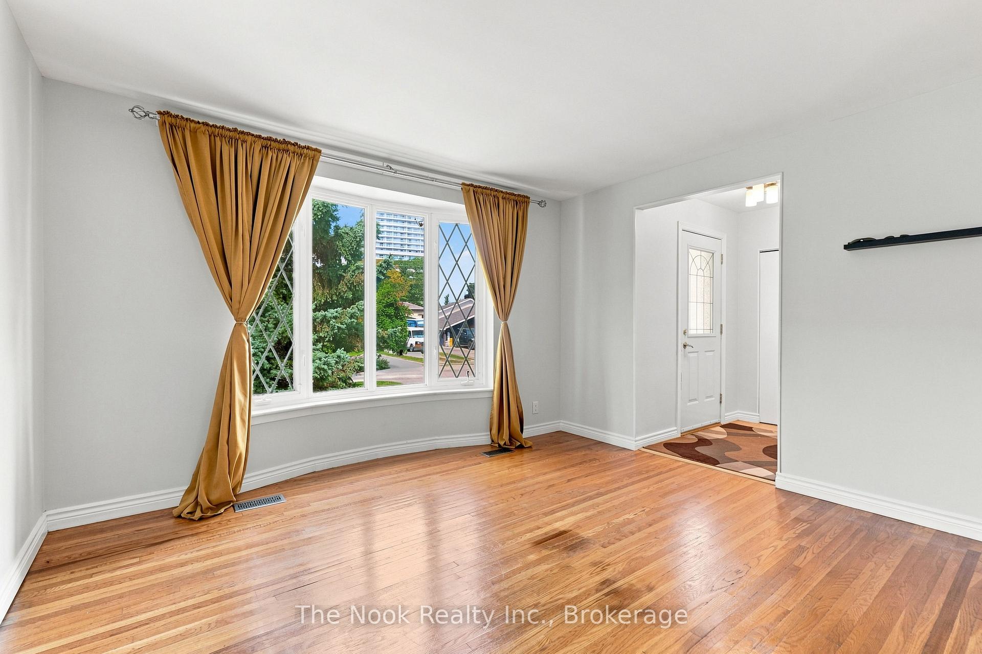 Photo 8 of Unit Main Floor, 1469 Drava Street, Pickering, Bay Ridges — HOMEH