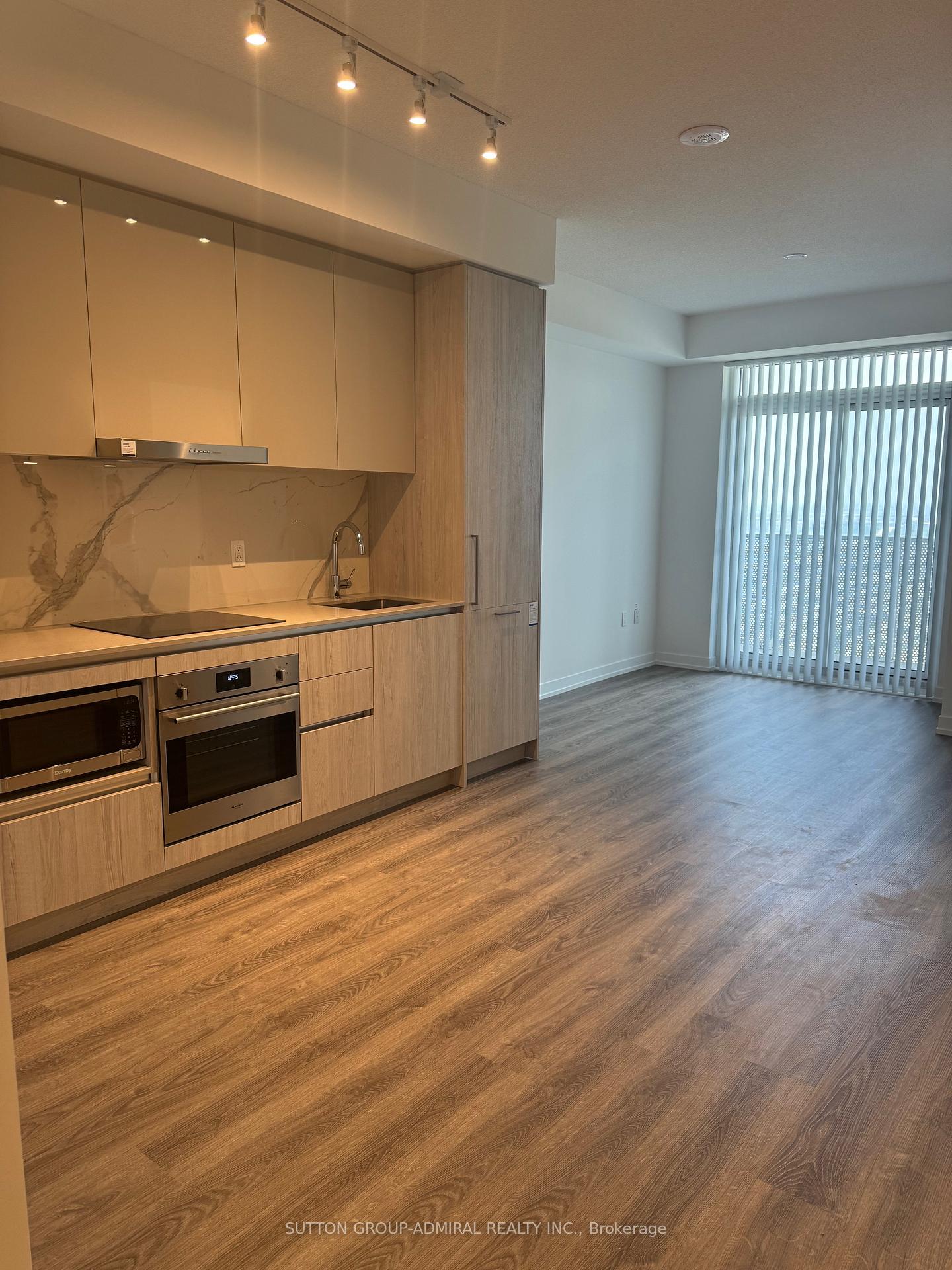 Photo 5 of Unit 4910, 195 Commerce Street, Vaughan, Vaughan Corporate Centre — HOMEH