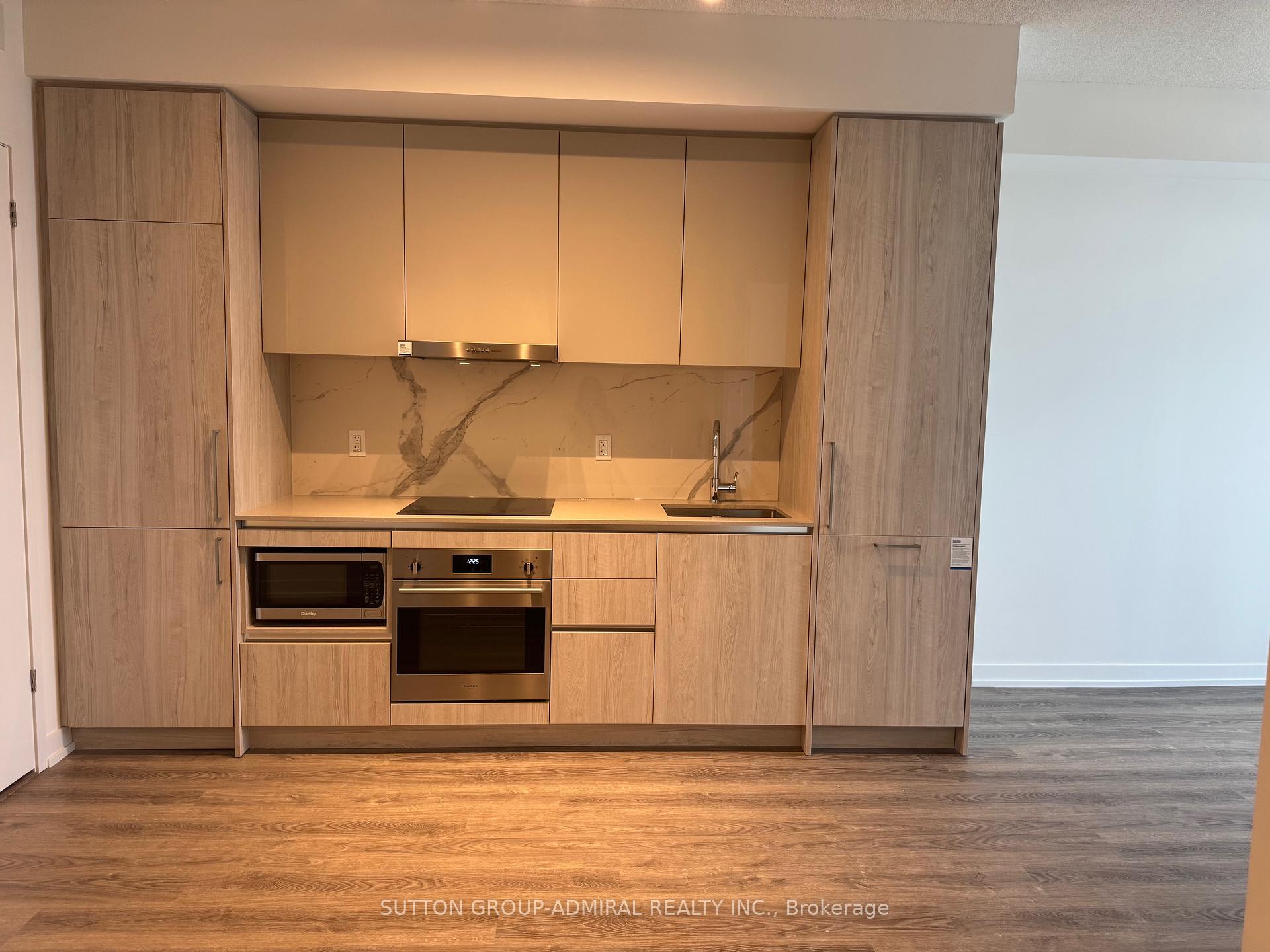 Photo 7 of Unit 4910, 195 Commerce Street, Vaughan, Vaughan Corporate Centre — HOMEH