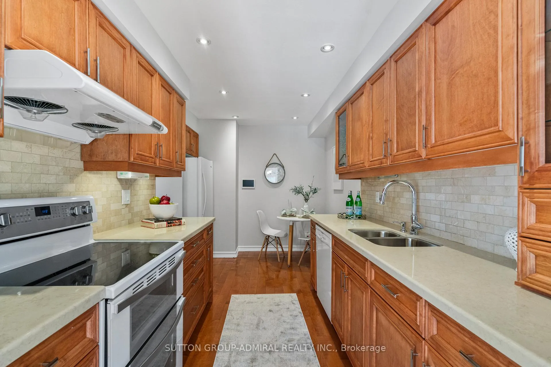 Photo 11 of 31 Karen Street, Vaughan, Crestwood-Springfarm-Yorkhill — HOMEH