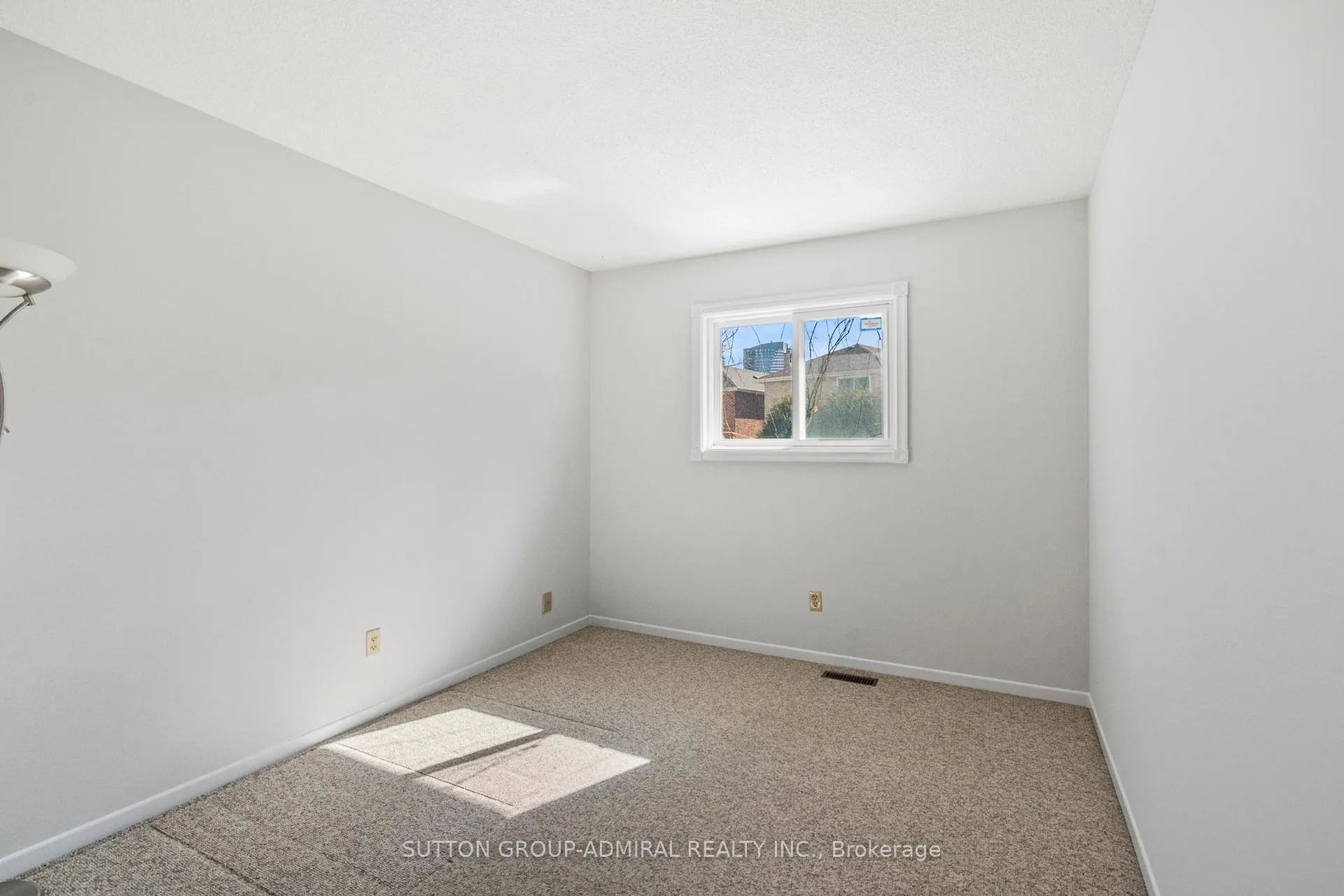 Photo 20 of 31 Karen Street, Vaughan, Crestwood-Springfarm-Yorkhill — HOMEH