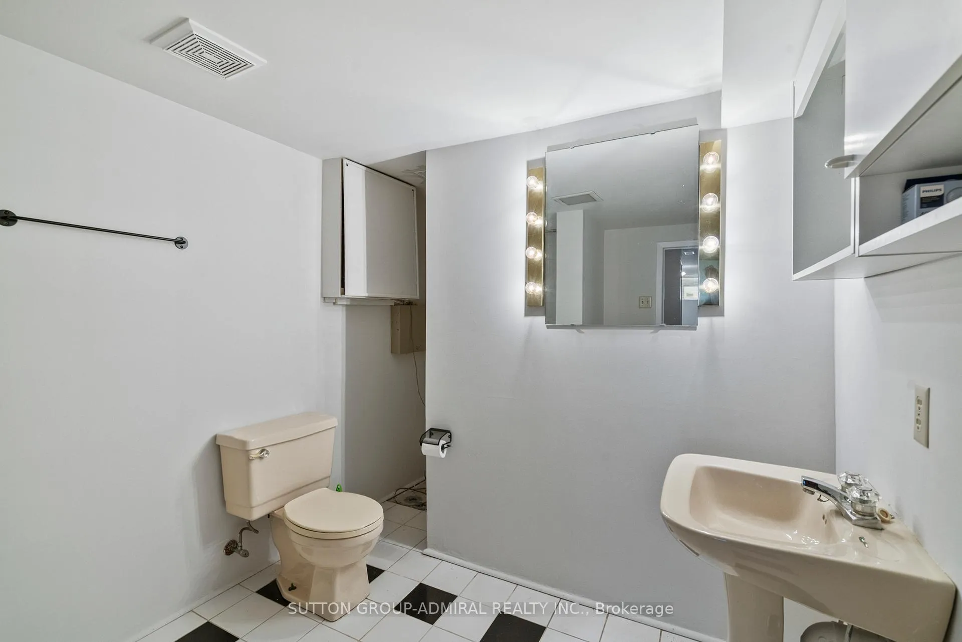 Photo 26 of 31 Karen Street, Vaughan, Crestwood-Springfarm-Yorkhill — HOMEH