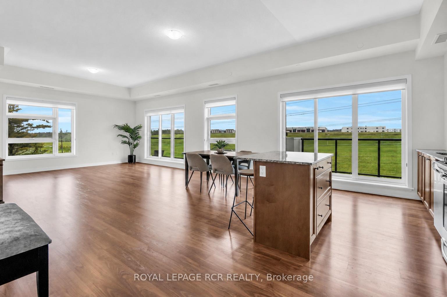 Photo 4 of Unit 413, 555 William Graham Drive, Aurora, Rural Aurora — HOMEH