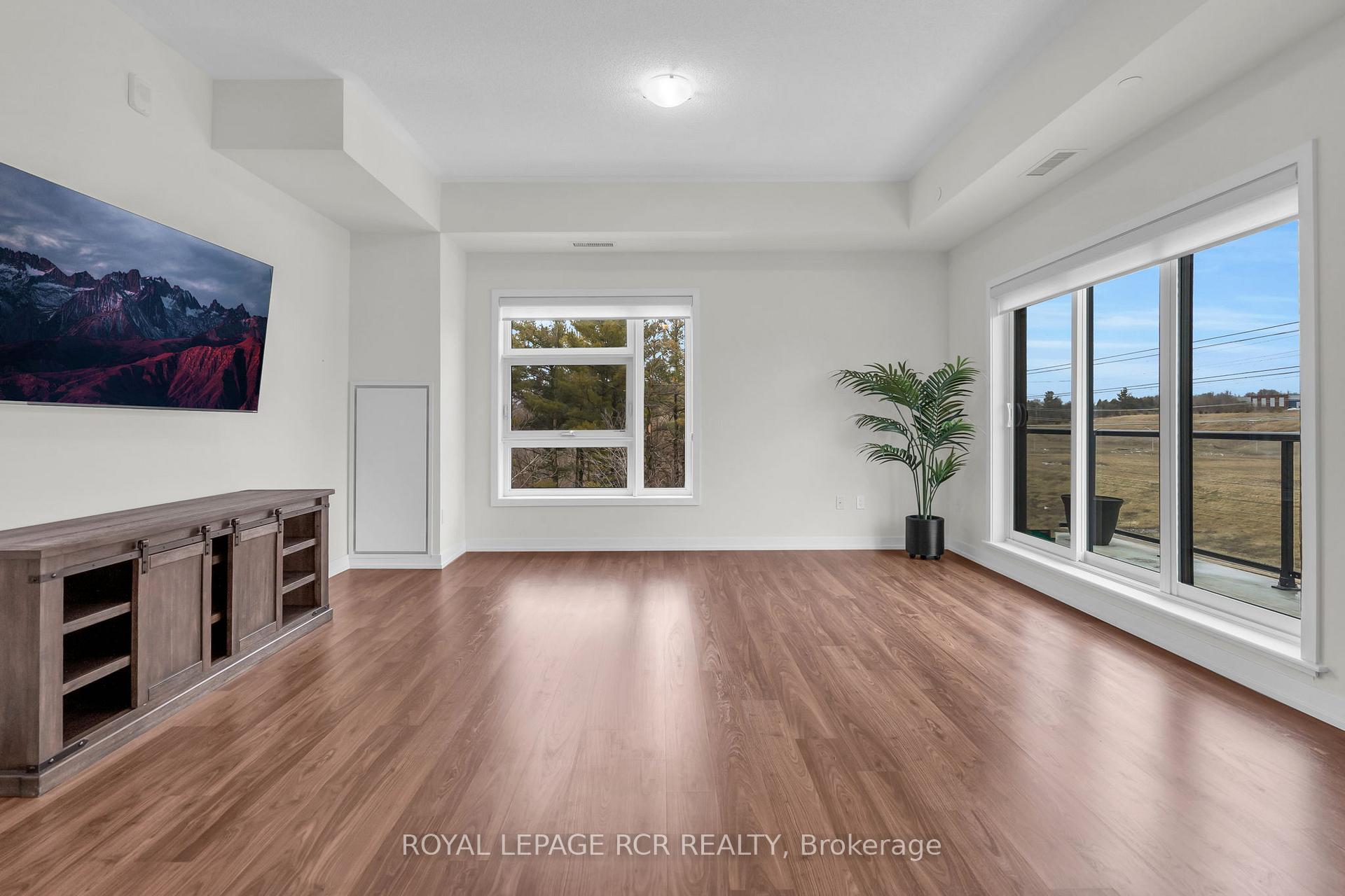 Photo 5 of Unit 413, 555 William Graham Drive, Aurora, Rural Aurora — HOMEH