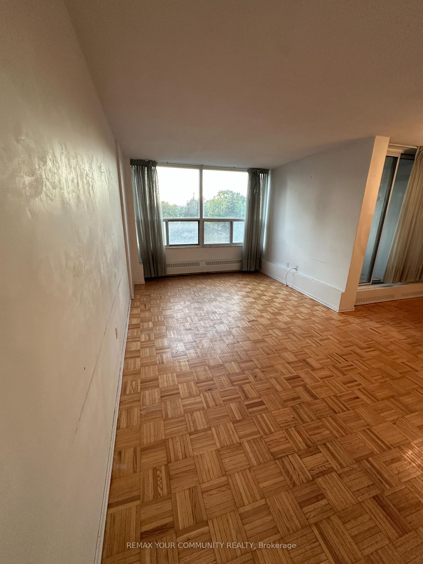 Photo 3 of Unit 409, 60 Pavane Linkway, Toronto, Flemingdon Park — HOMEH
