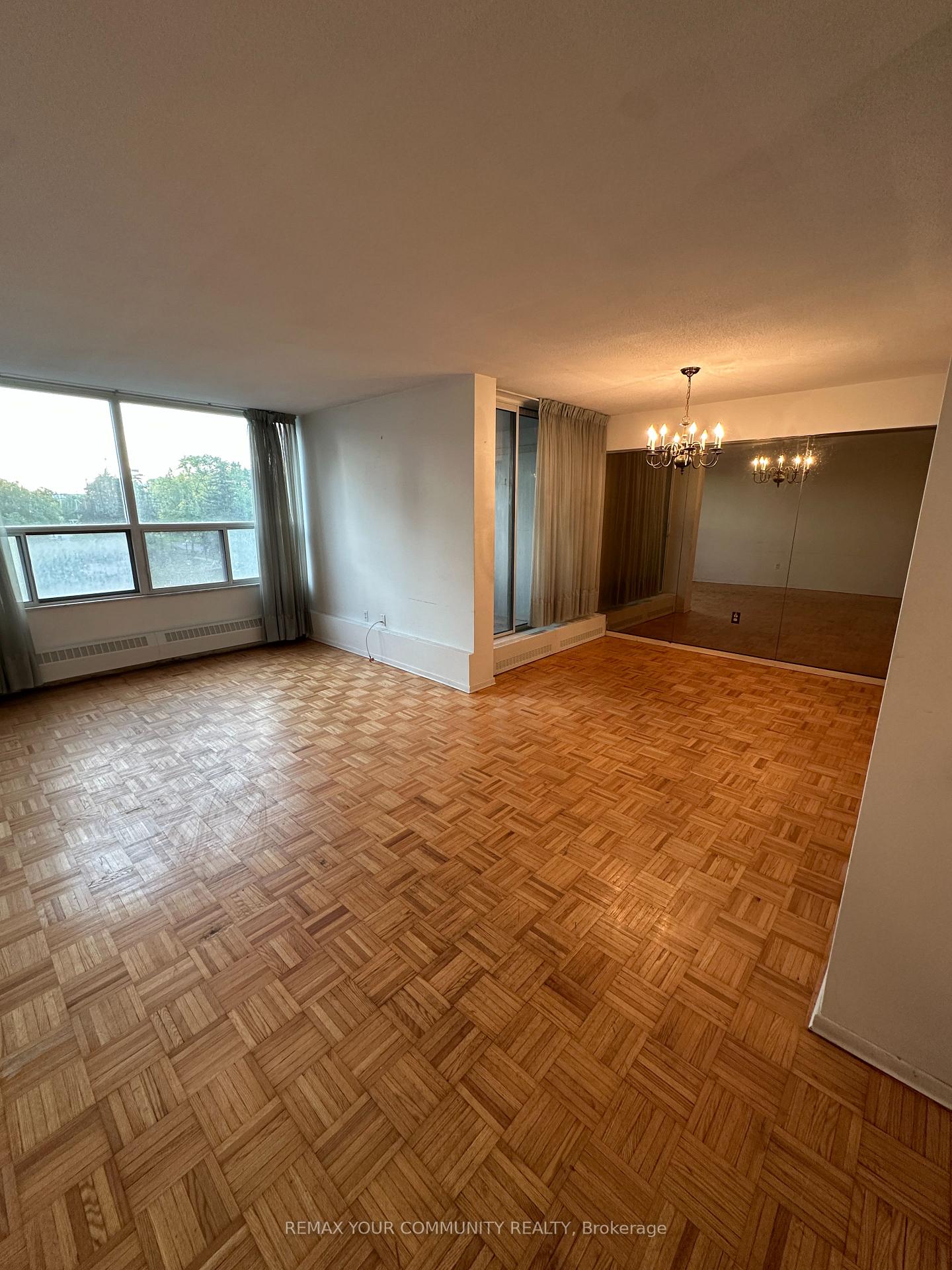 Photo 4 of Unit 409, 60 Pavane Linkway, Toronto, Flemingdon Park — HOMEH