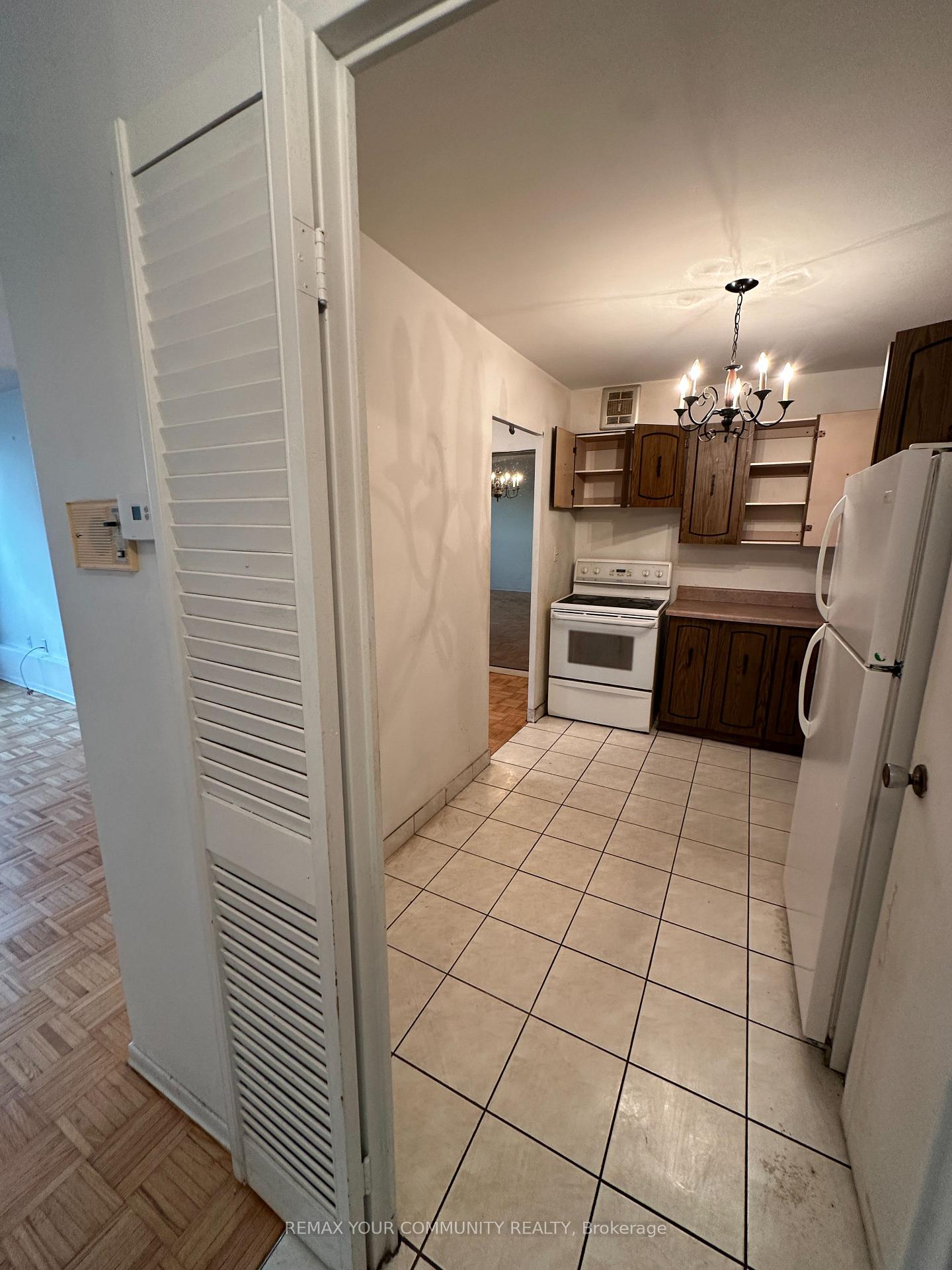 Photo 10 of Unit 409, 60 Pavane Linkway, Toronto, Flemingdon Park — HOMEH