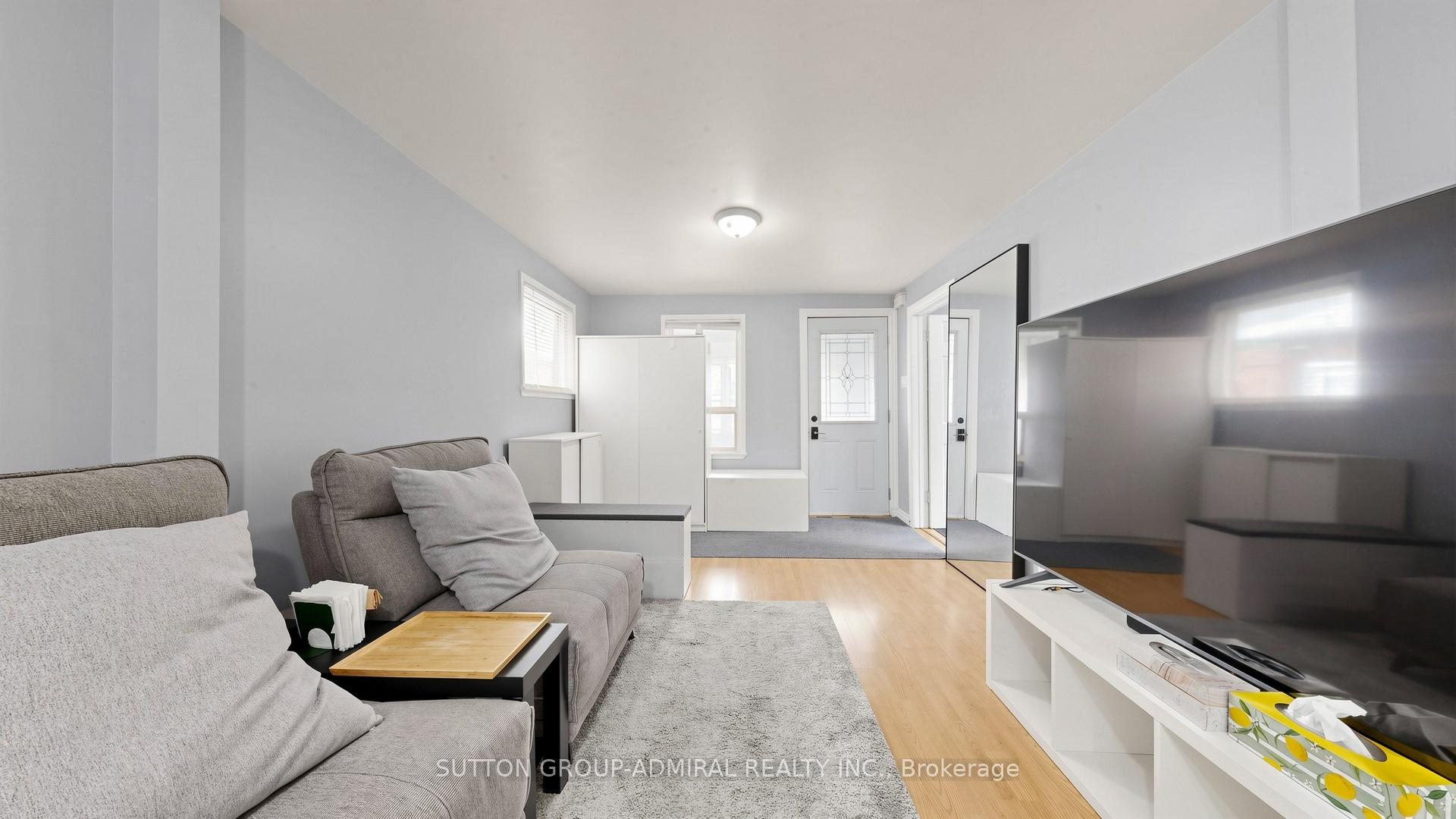 Photo 4 of 75 Rockcliffe Boulevard, Toronto, Rockcliffe-Smythe — HOMEH