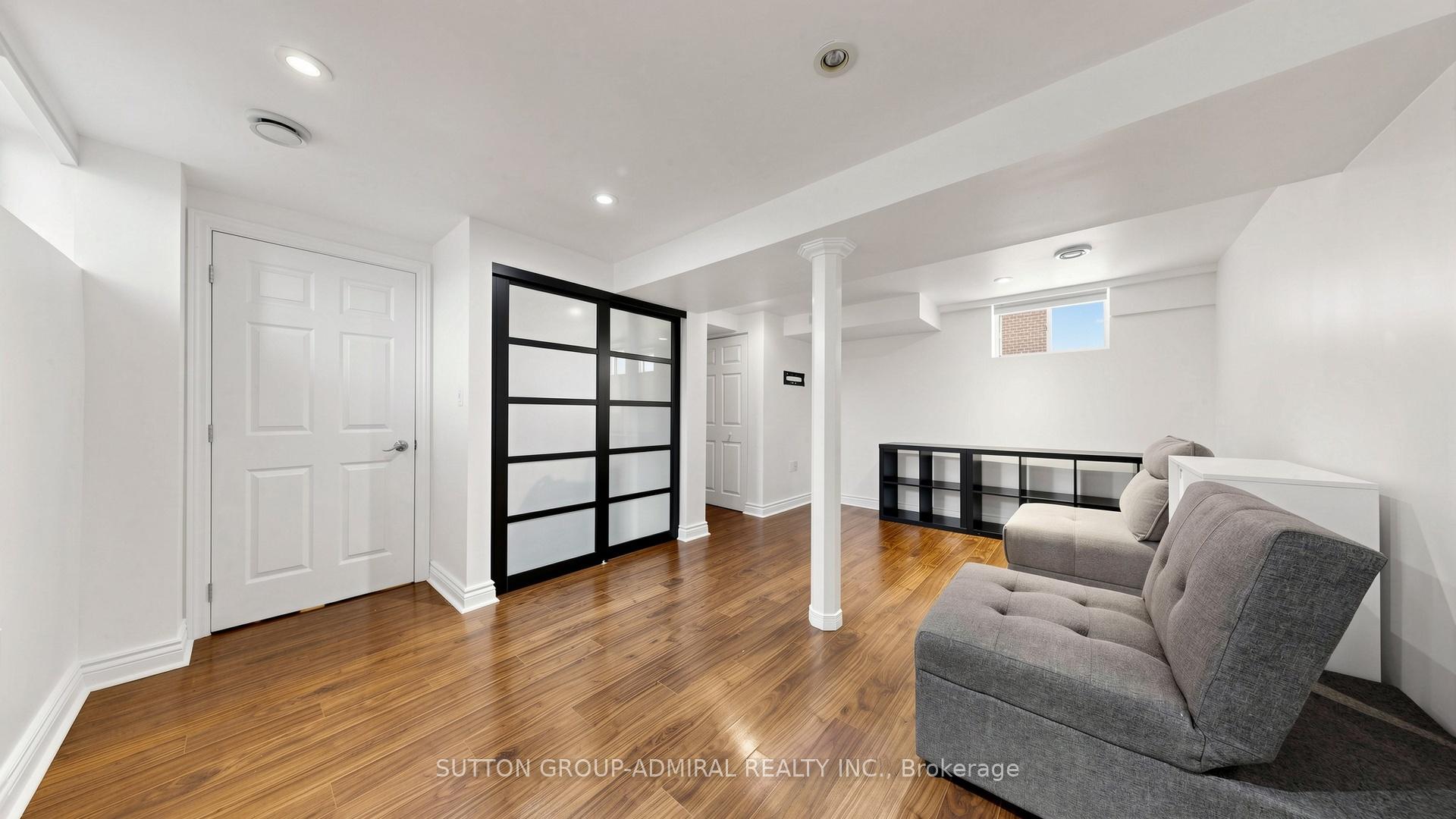 Photo 18 of 75 Rockcliffe Boulevard, Toronto, Rockcliffe-Smythe — HOMEH