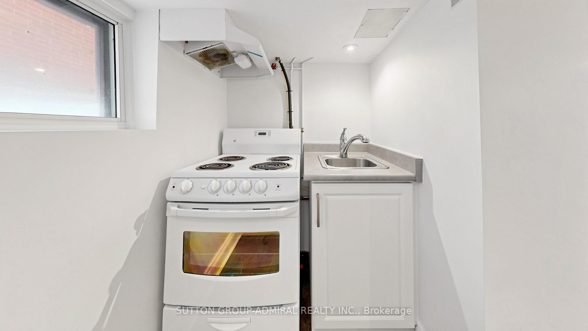 Photo 21 of 75 Rockcliffe Boulevard, Toronto, Rockcliffe-Smythe — HOMEH