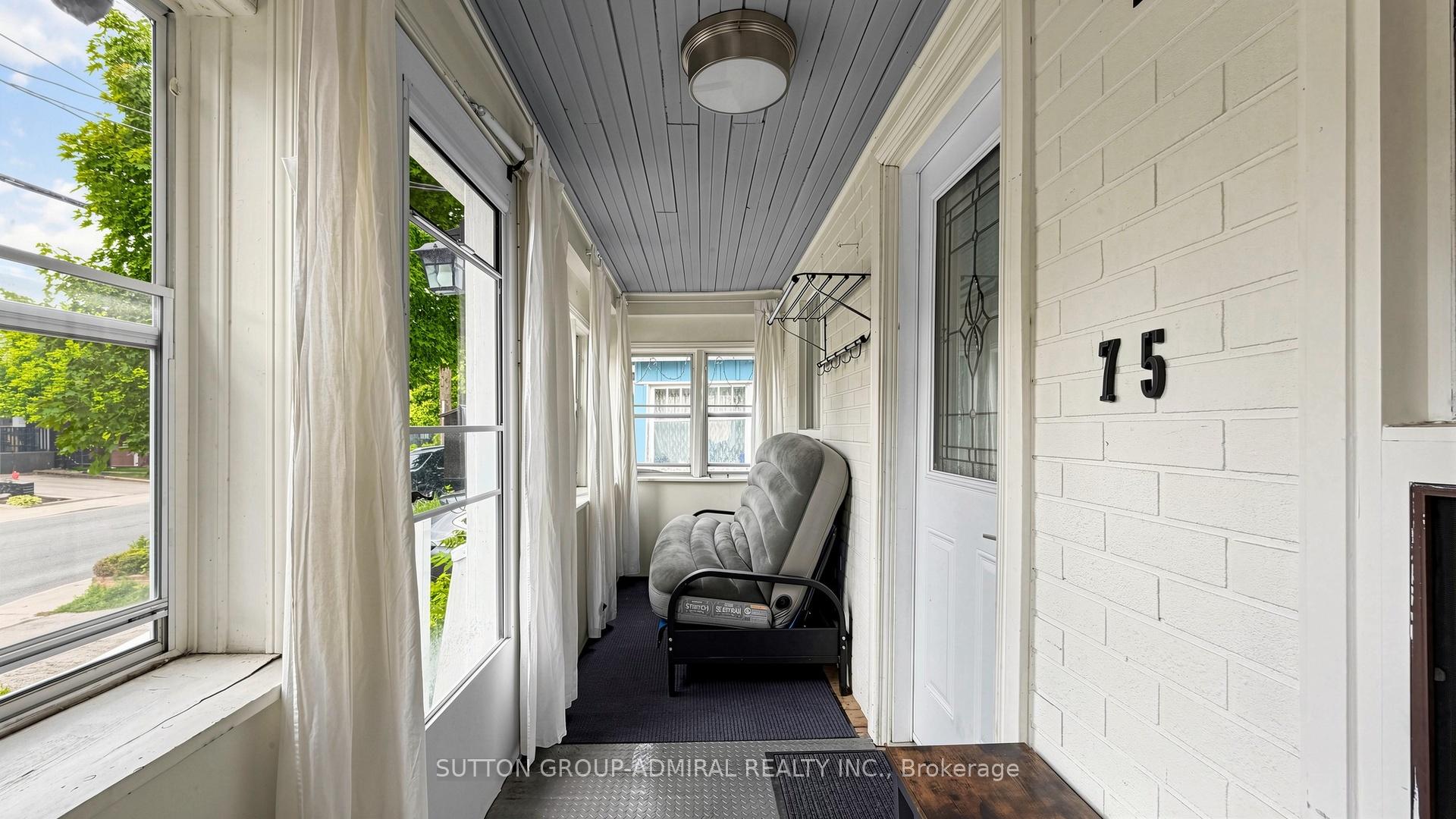 Photo 23 of 75 Rockcliffe Boulevard, Toronto, Rockcliffe-Smythe — HOMEH