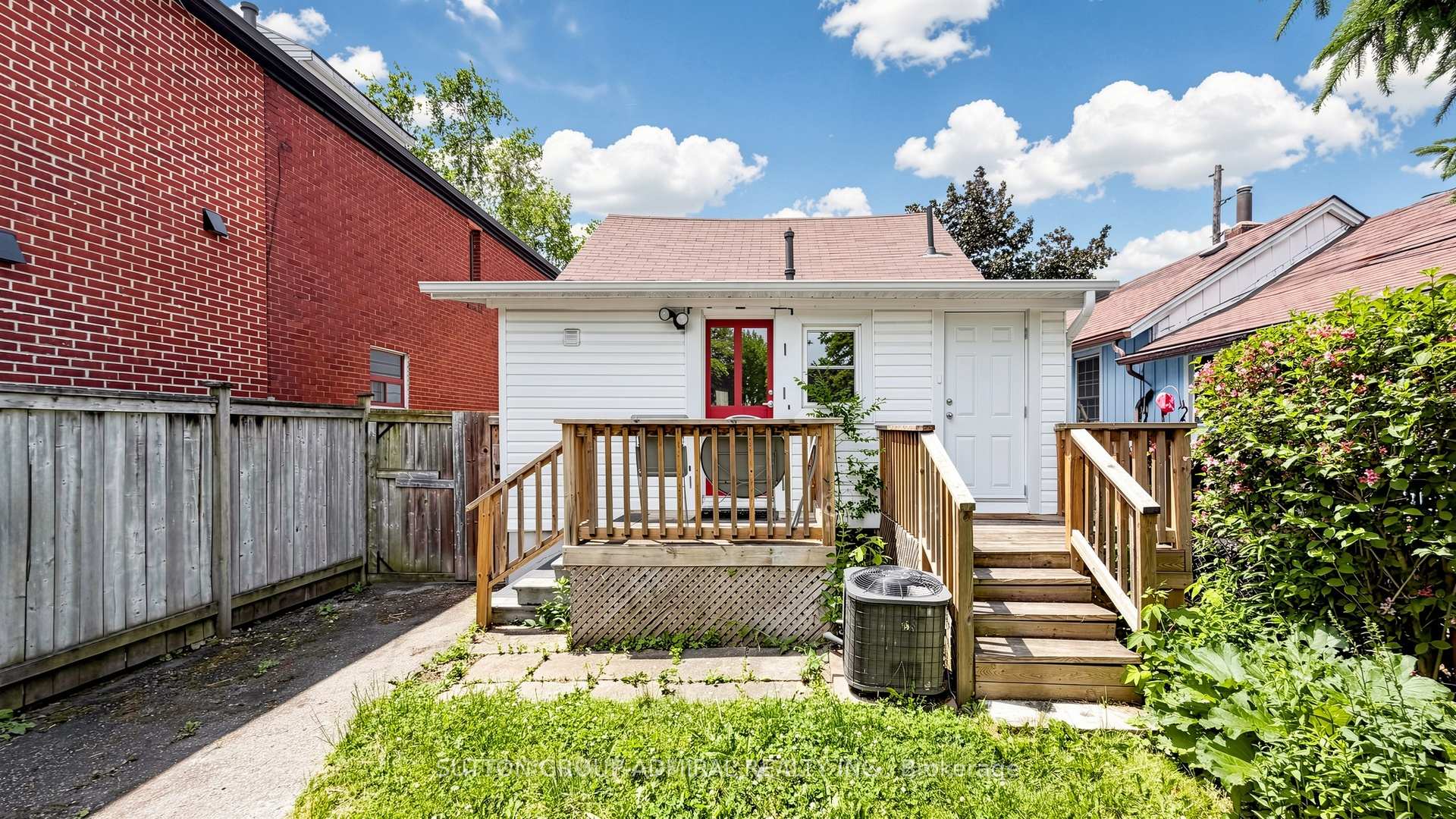 Photo 26 of 75 Rockcliffe Boulevard, Toronto, Rockcliffe-Smythe — HOMEH