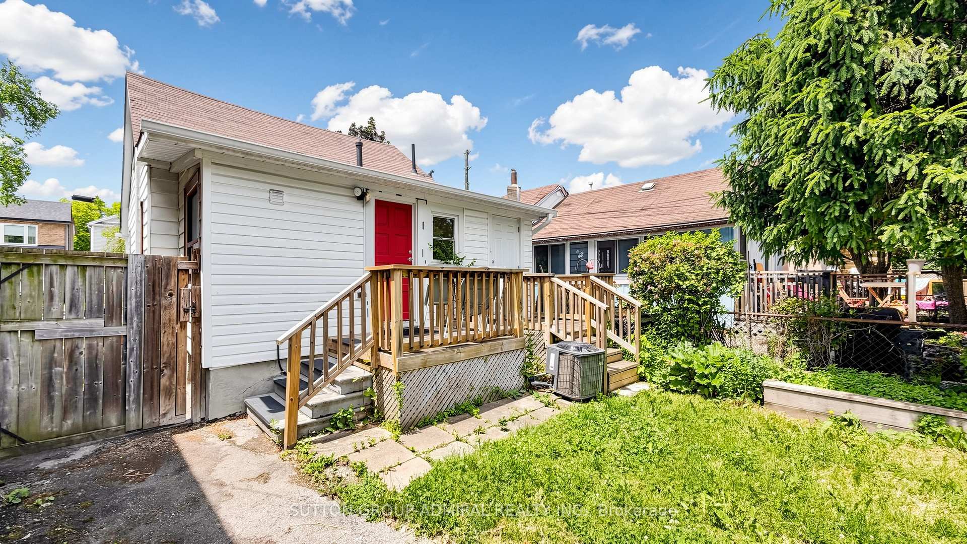 Photo 27 of 75 Rockcliffe Boulevard, Toronto, Rockcliffe-Smythe — HOMEH