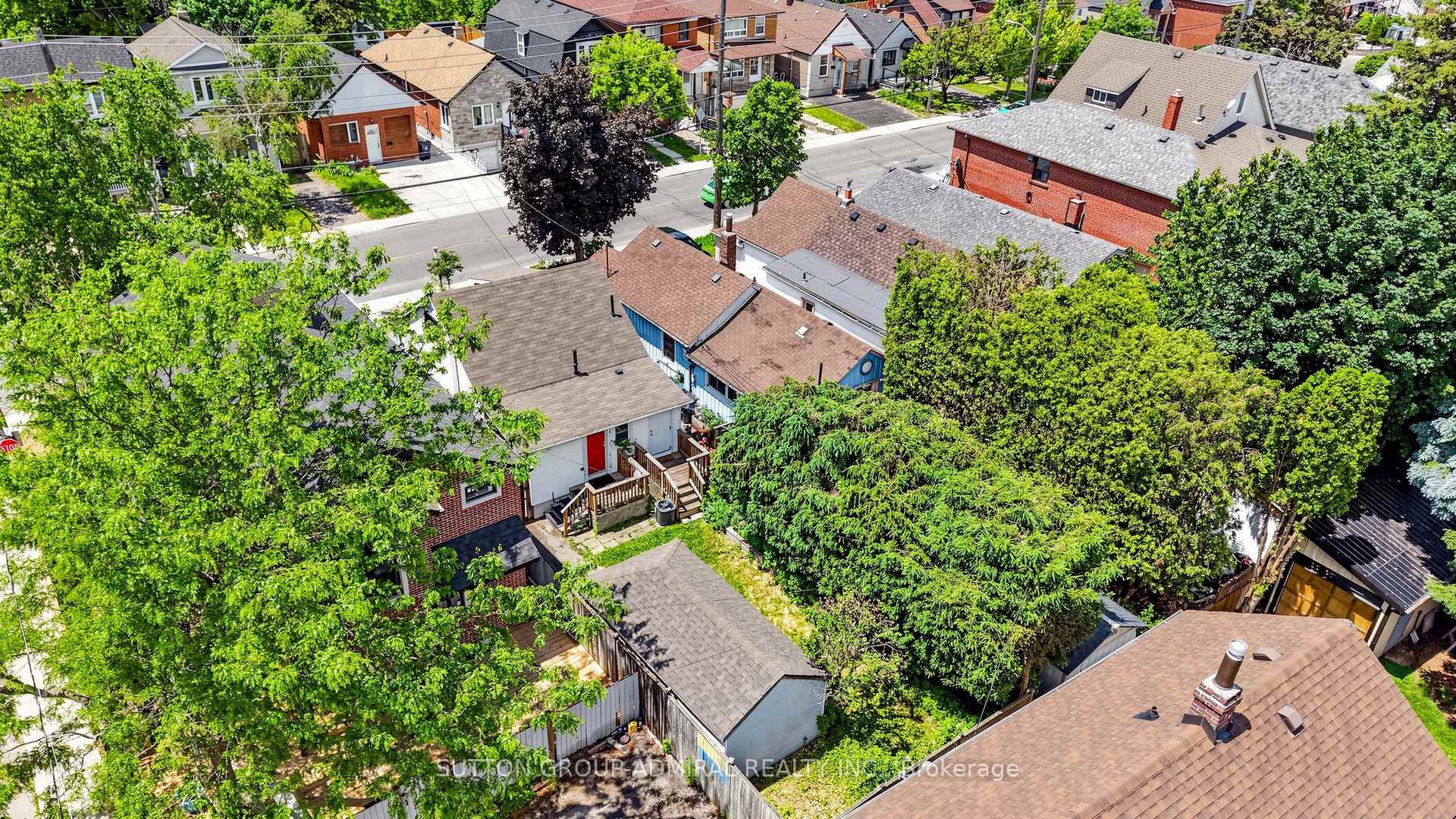 Photo 33 of 75 Rockcliffe Boulevard, Toronto, Rockcliffe-Smythe — HOMEH