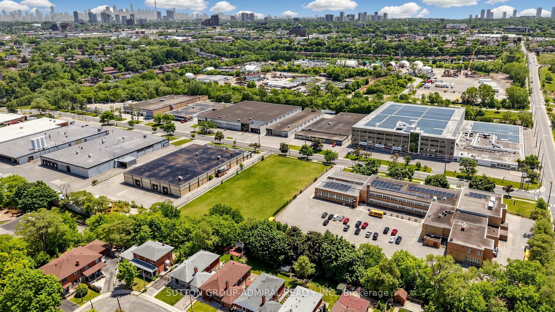 Photo 44 of 75 Rockcliffe Boulevard, Toronto, Rockcliffe-Smythe — HOMEH
