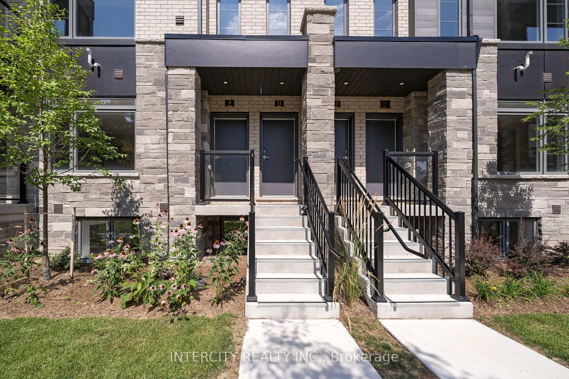 Photo 2 of Unit 29Z, 11 Ambition Way, Caledon, Rural Caledon — HOMEH