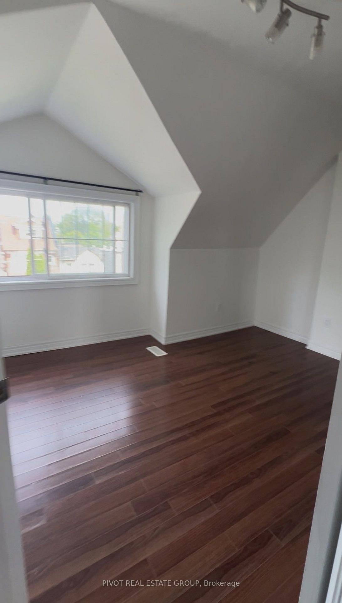 Photo 16 of Unit 3rd Floor, 660 Crawford Street, Toronto, Palmerston-Little Italy — HOMEH