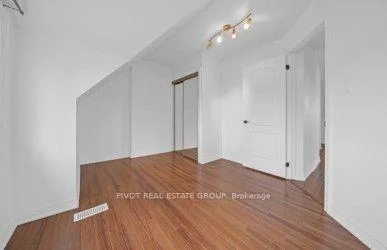Photo 4 of Unit 3rd Floor, 660 Crawford Street, Toronto, Palmerston-Little Italy — HOMEH