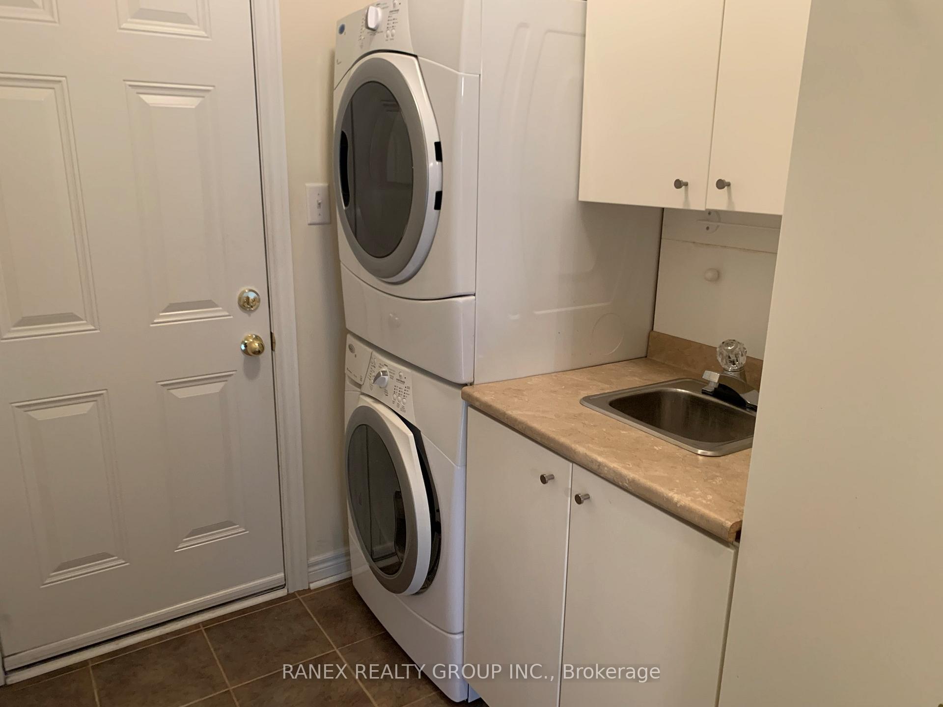 Photo 8 of 44 Locust Drive, Brampton, Sandringham-Wellington — HOMEH