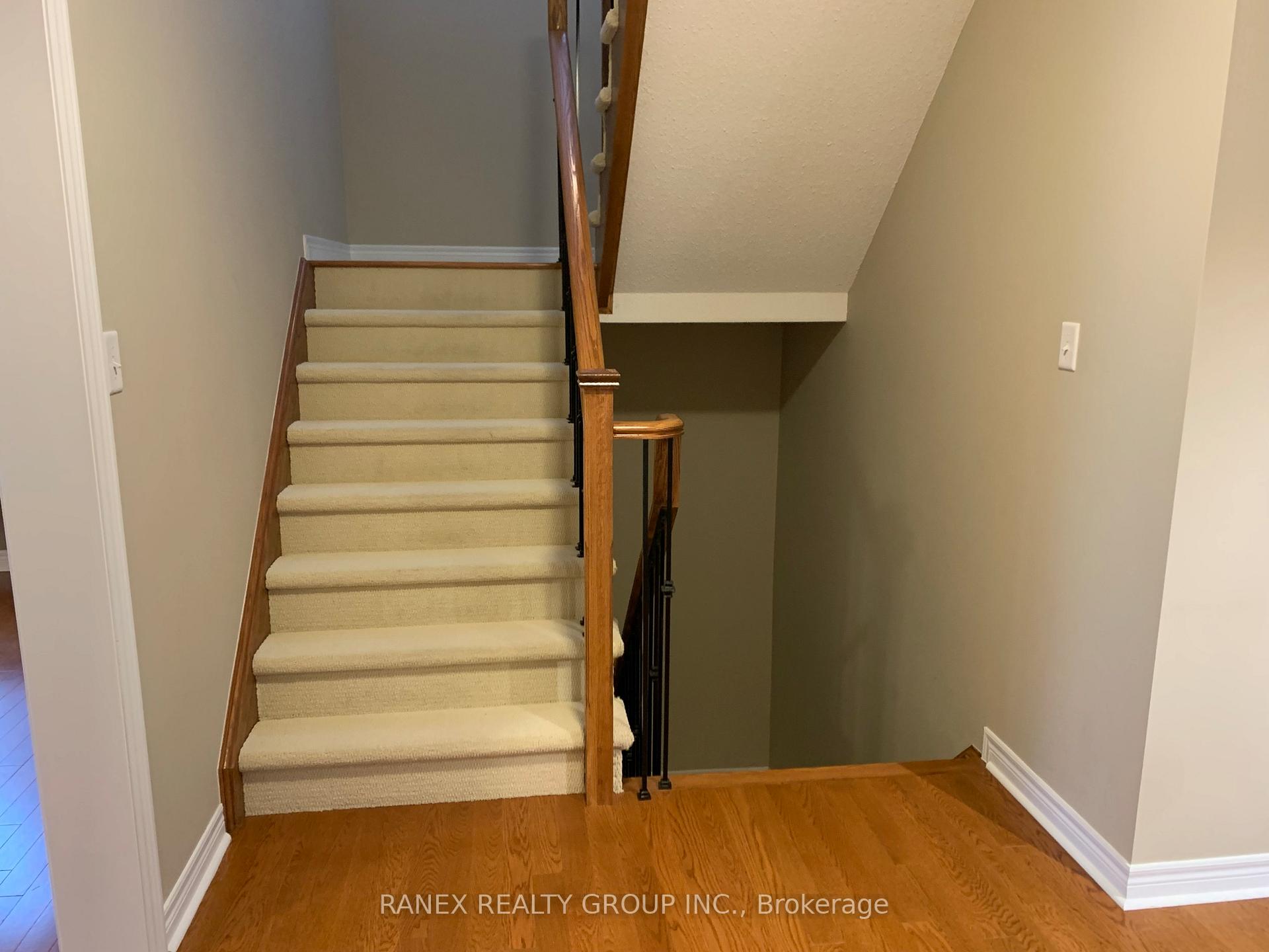 Photo 9 of 44 Locust Drive, Brampton, Sandringham-Wellington — HOMEH