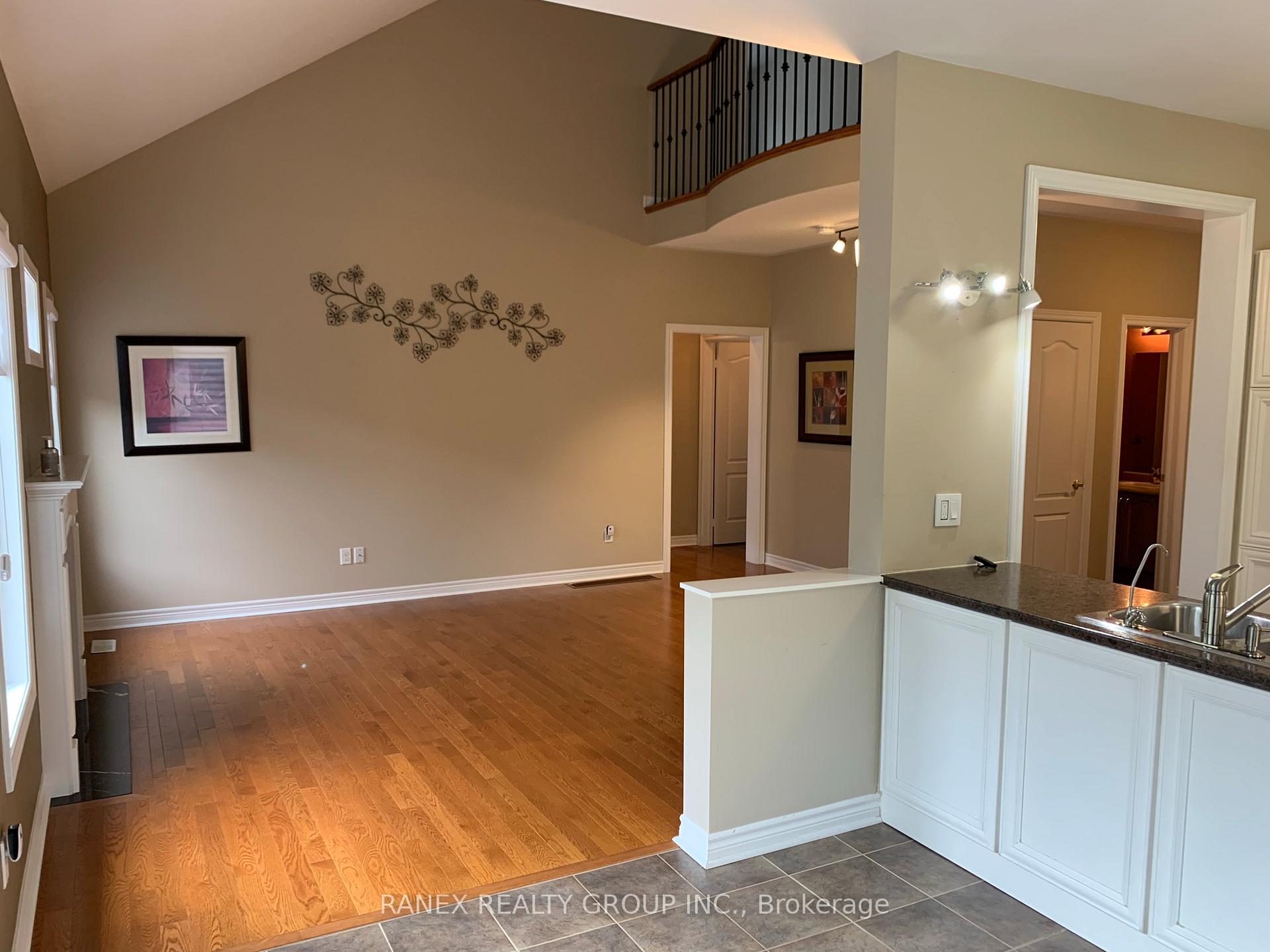 Photo 14 of 44 Locust Drive, Brampton, Sandringham-Wellington — HOMEH