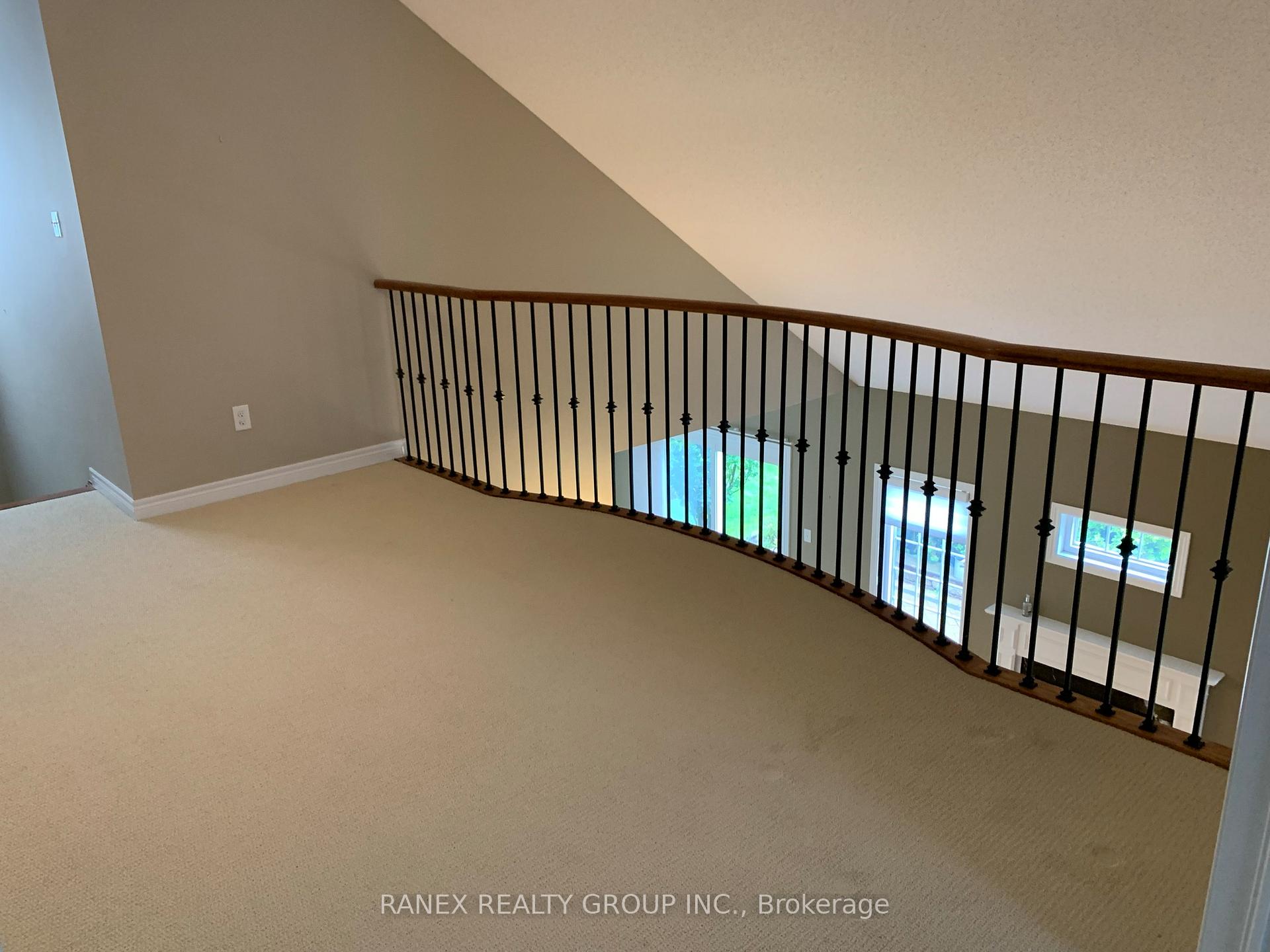 Photo 16 of 44 Locust Drive, Brampton, Sandringham-Wellington — HOMEH