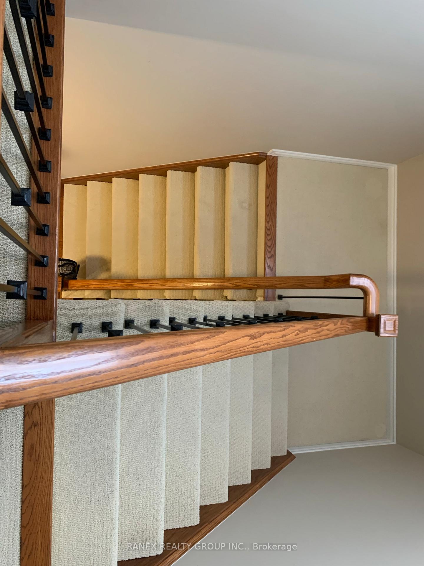 Photo 17 of 44 Locust Drive, Brampton, Sandringham-Wellington — HOMEH