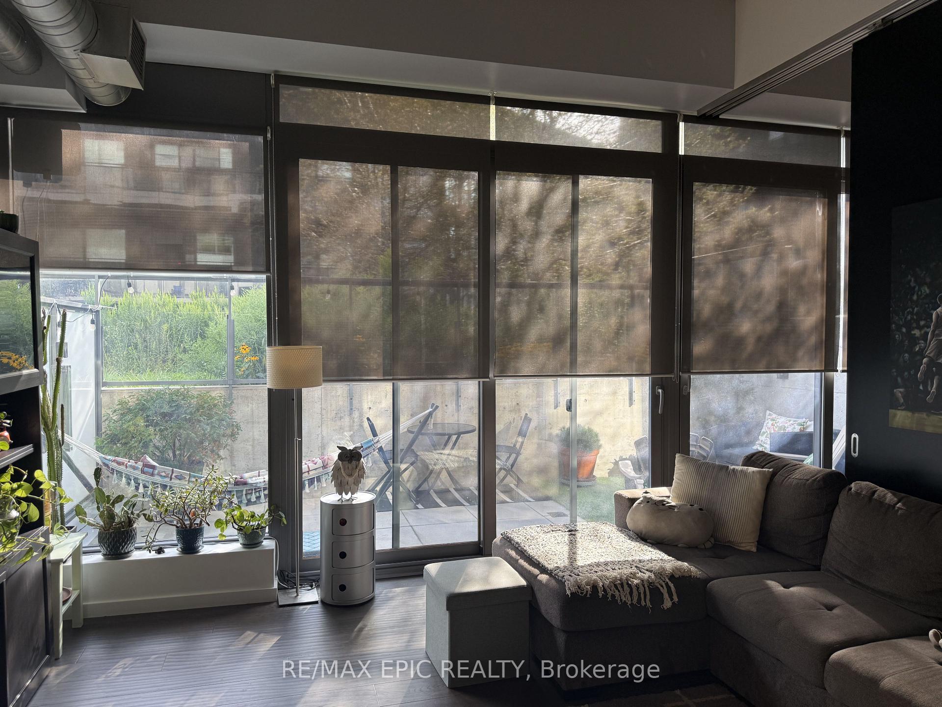 Photo 6 of Unit 305, 32 Trolley Crescent, Toronto, Moss Park — HOMEH