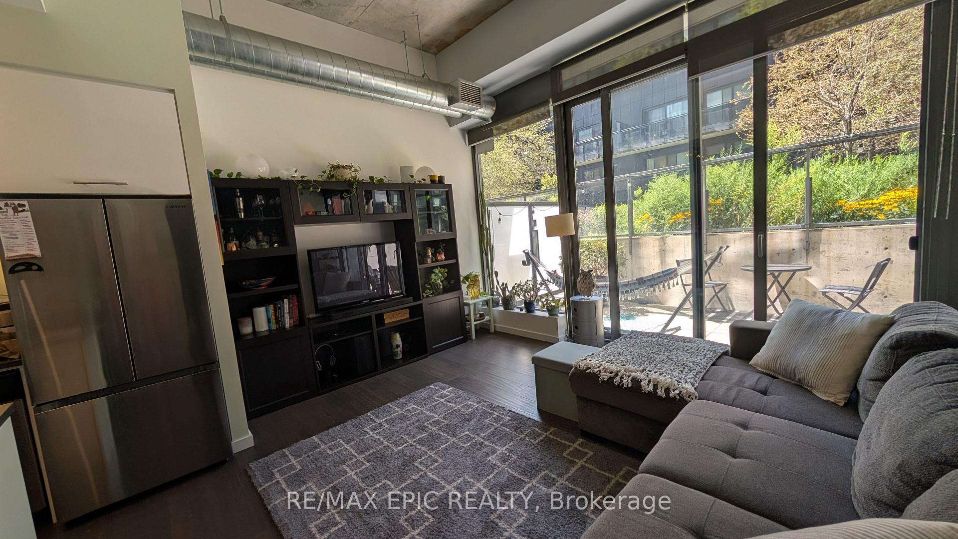 Photo 7 of Unit 305, 32 Trolley Crescent, Toronto, Moss Park — HOMEH