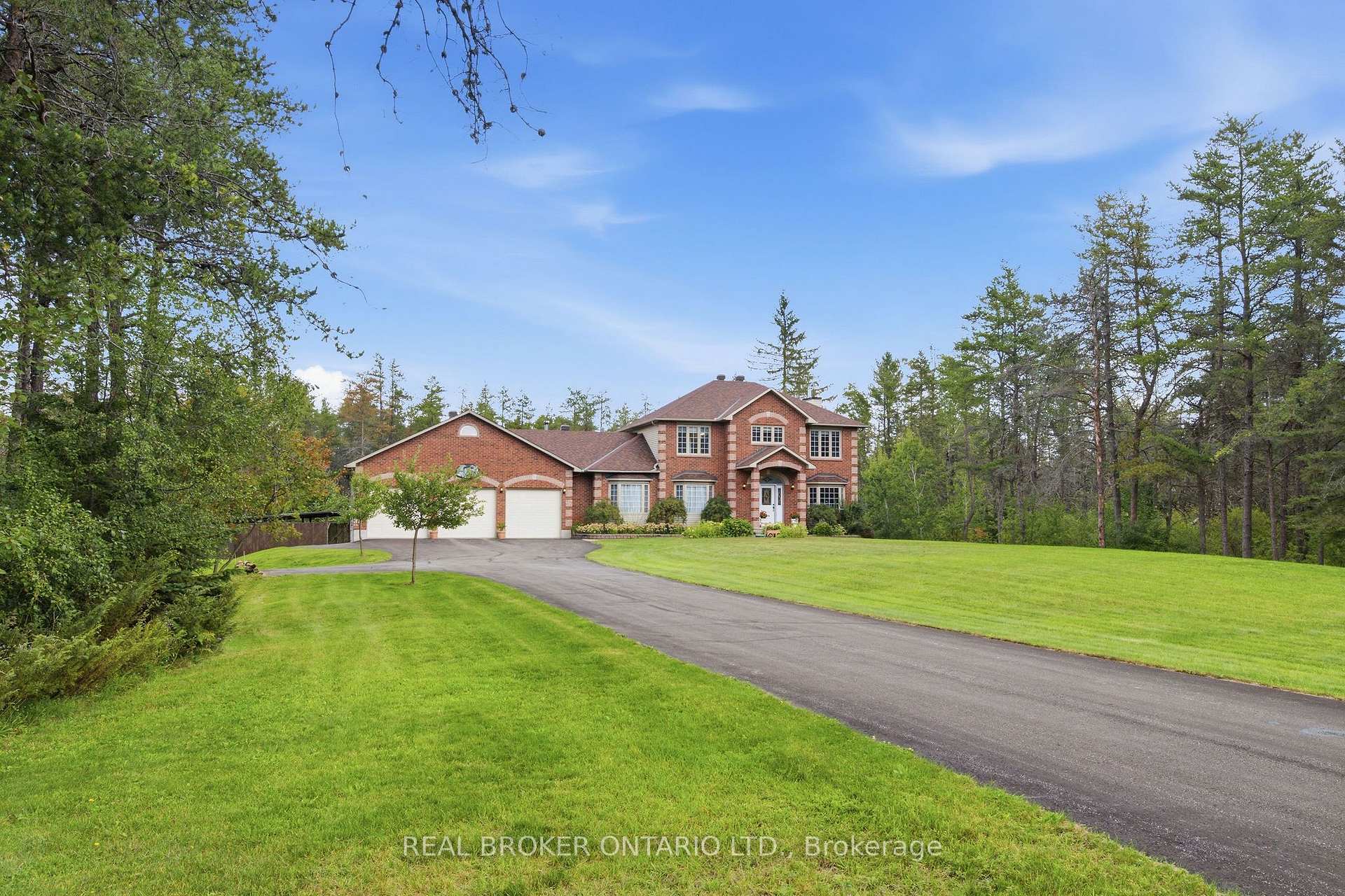 Photo 3 of 177 Grey Fox Drive, Ottawa, Huntley Ward (North West) — HOMEH