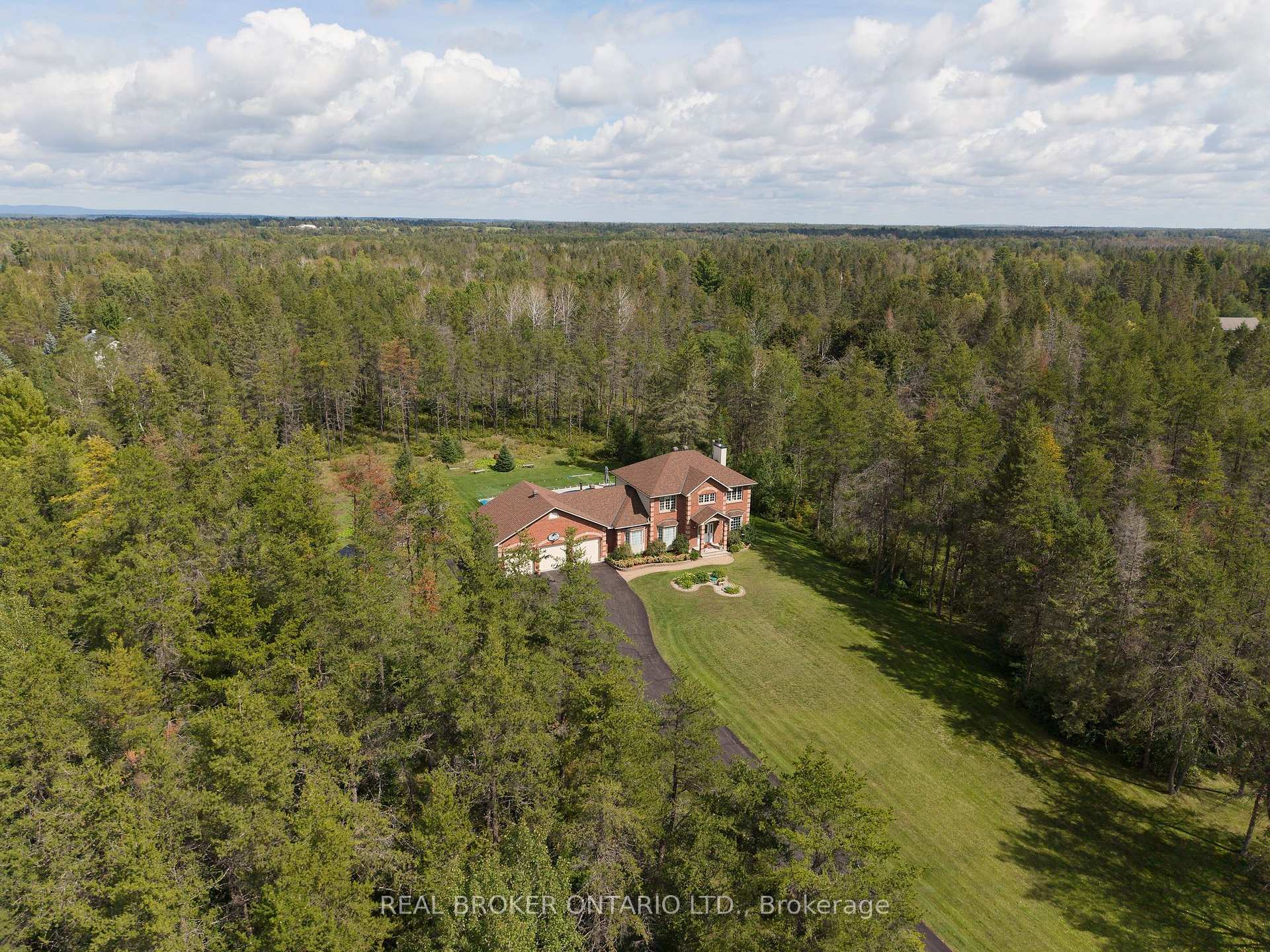 Photo 9 of 177 Grey Fox Drive, Ottawa, Huntley Ward (North West) — HOMEH