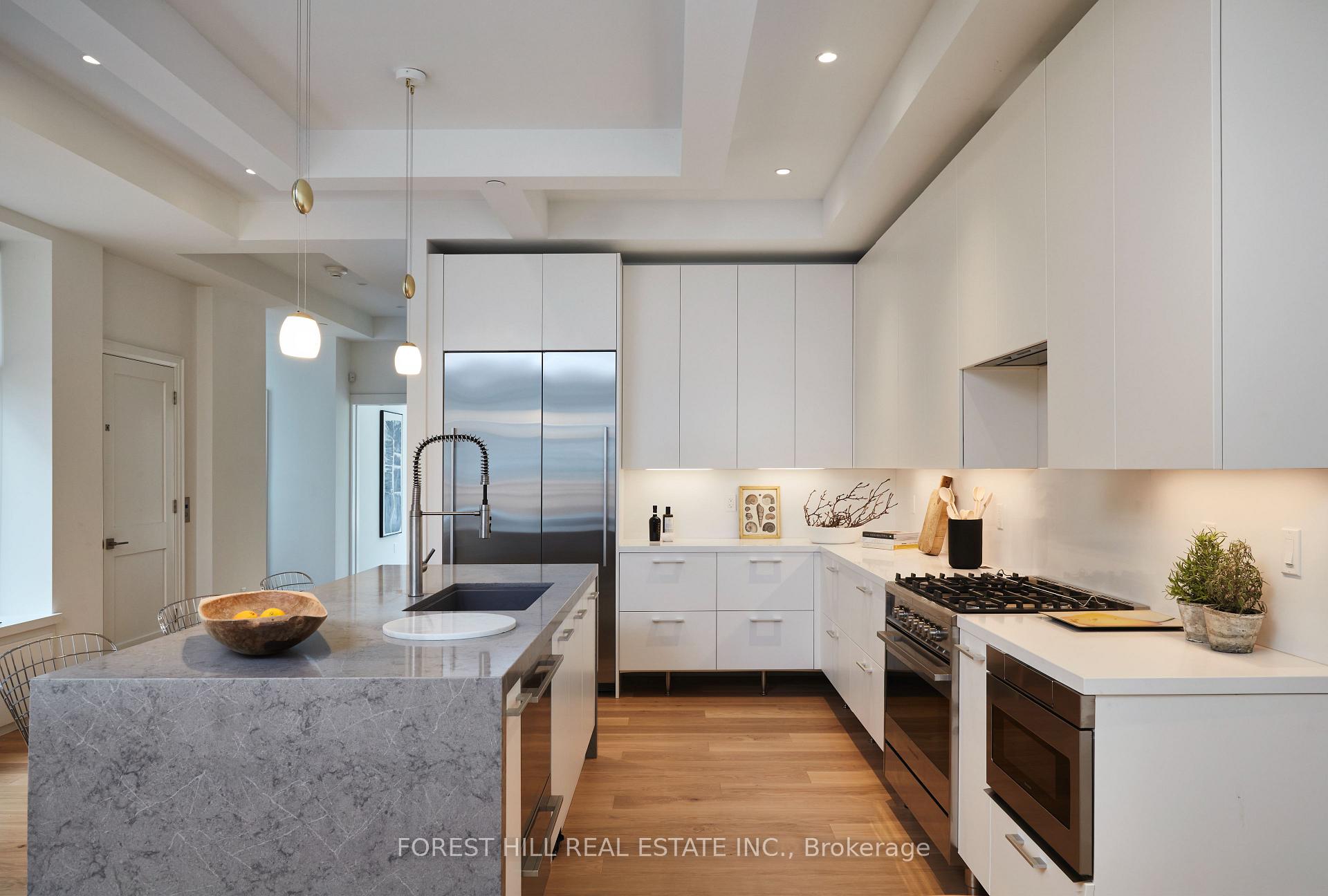 Photo 13 of 23B Lascelles Boulevard, Toronto, Yonge-St. Clair — HOMEH