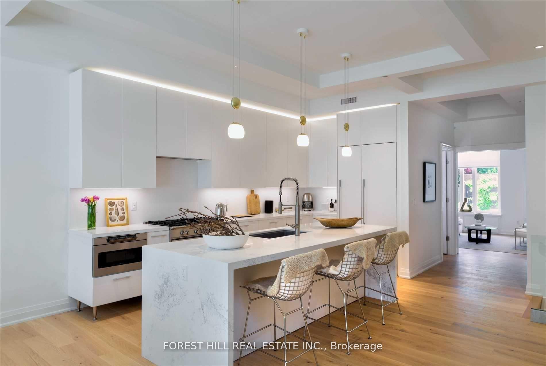 Photo 10 of 23B Lascelles Boulevard, Toronto, Yonge-St. Clair — HOMEH