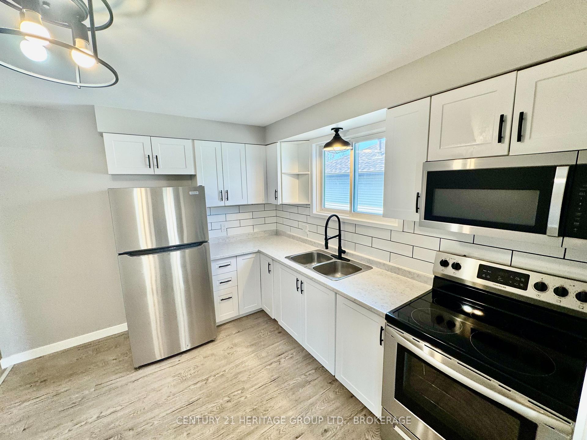 Photo 5 of 356 Owens Crescent, Kingston, East Gardiners Rd — HOMEH