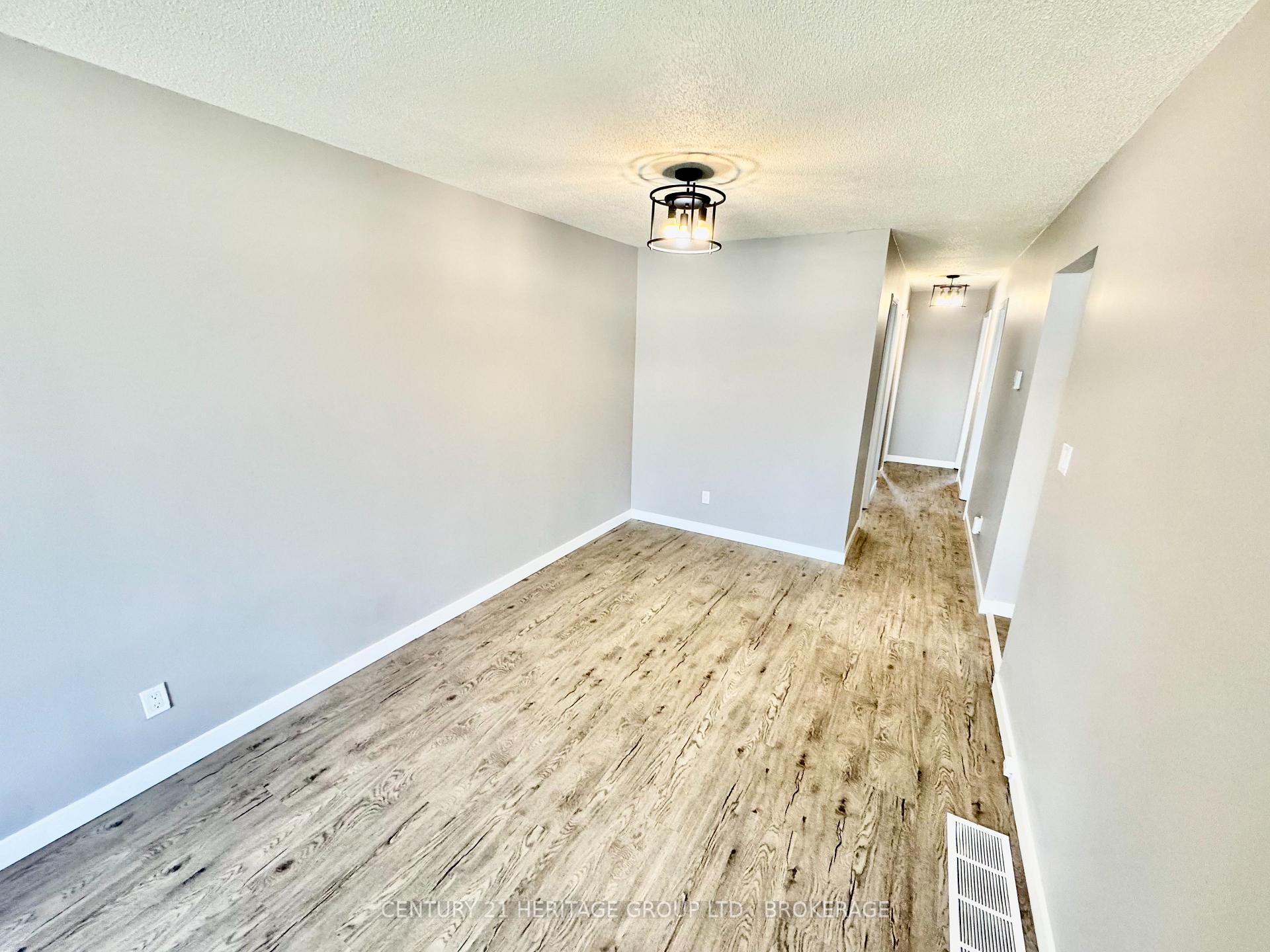 Photo 8 of 356 Owens Crescent, Kingston, East Gardiners Rd — HOMEH