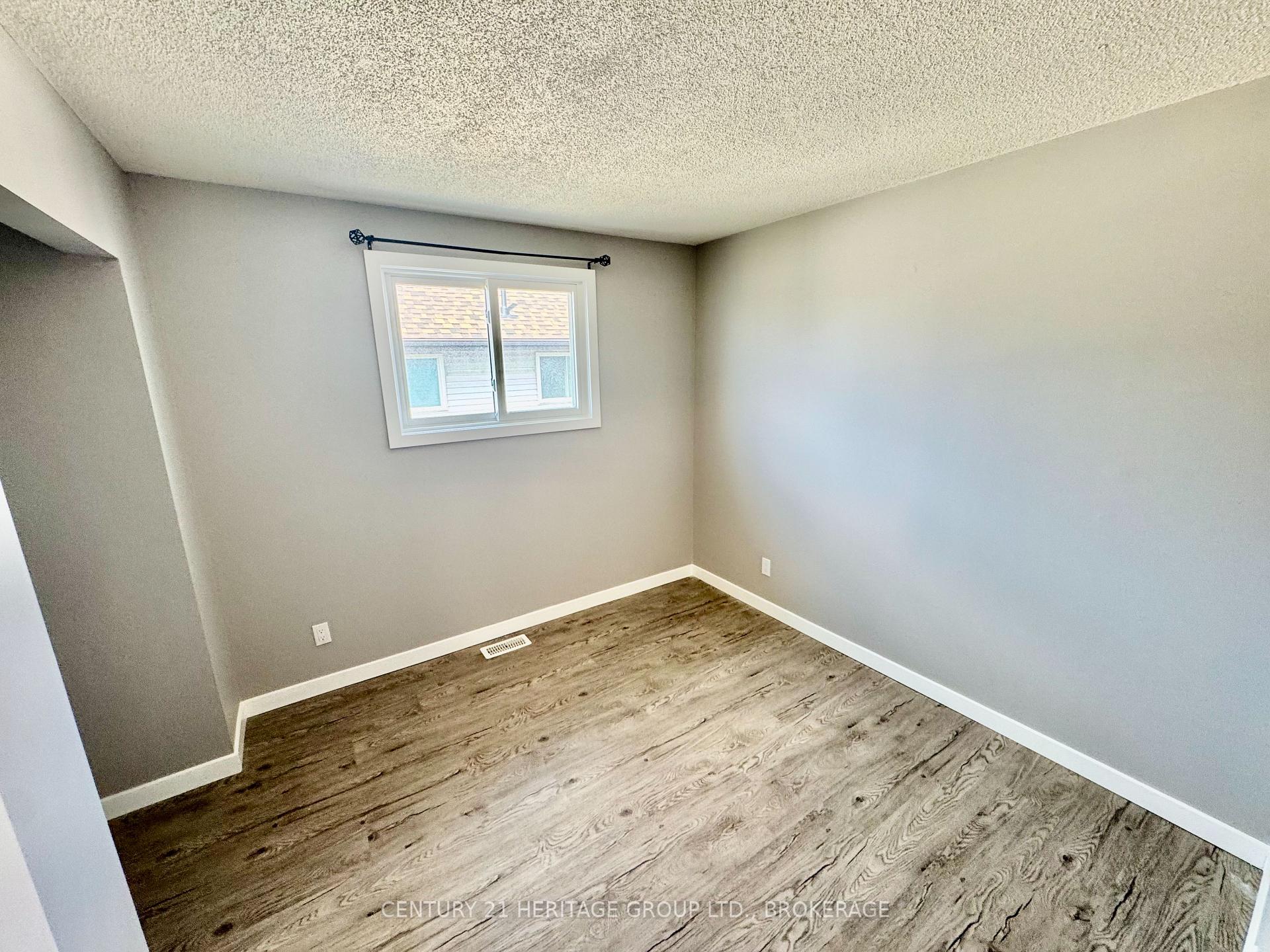 Photo 10 of 356 Owens Crescent, Kingston, East Gardiners Rd — HOMEH
